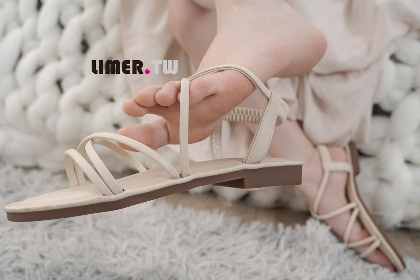 图片[35]-Limerence原创 NO.097 Miya 涼鞋 素甲 粉嫩通紅裸足 一次滿足[116P] – 速更版-美库