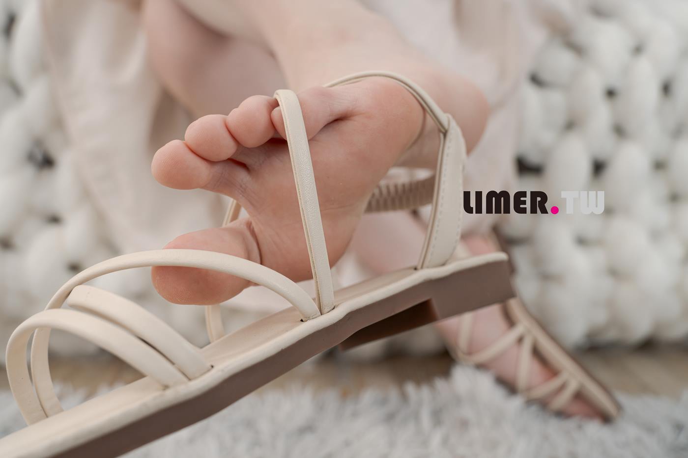 图片[37]-Limerence原创 NO.097 Miya 涼鞋 素甲 粉嫩通紅裸足 一次滿足[116P] – 速更版-美库