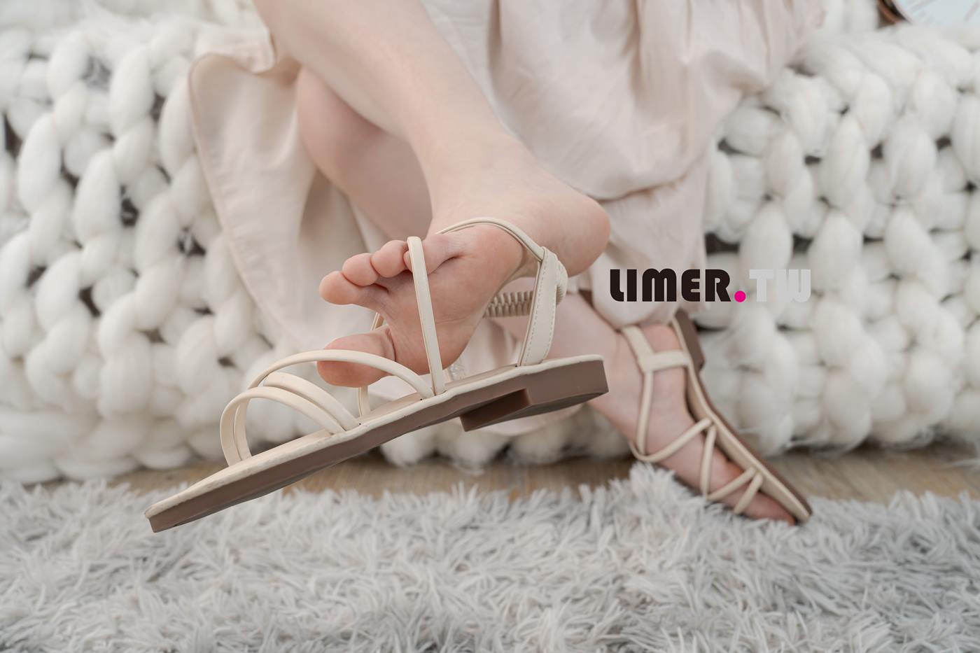 图片[38]-Limerence原创 NO.097 Miya 涼鞋 素甲 粉嫩通紅裸足 一次滿足[116P] – 速更版-美库