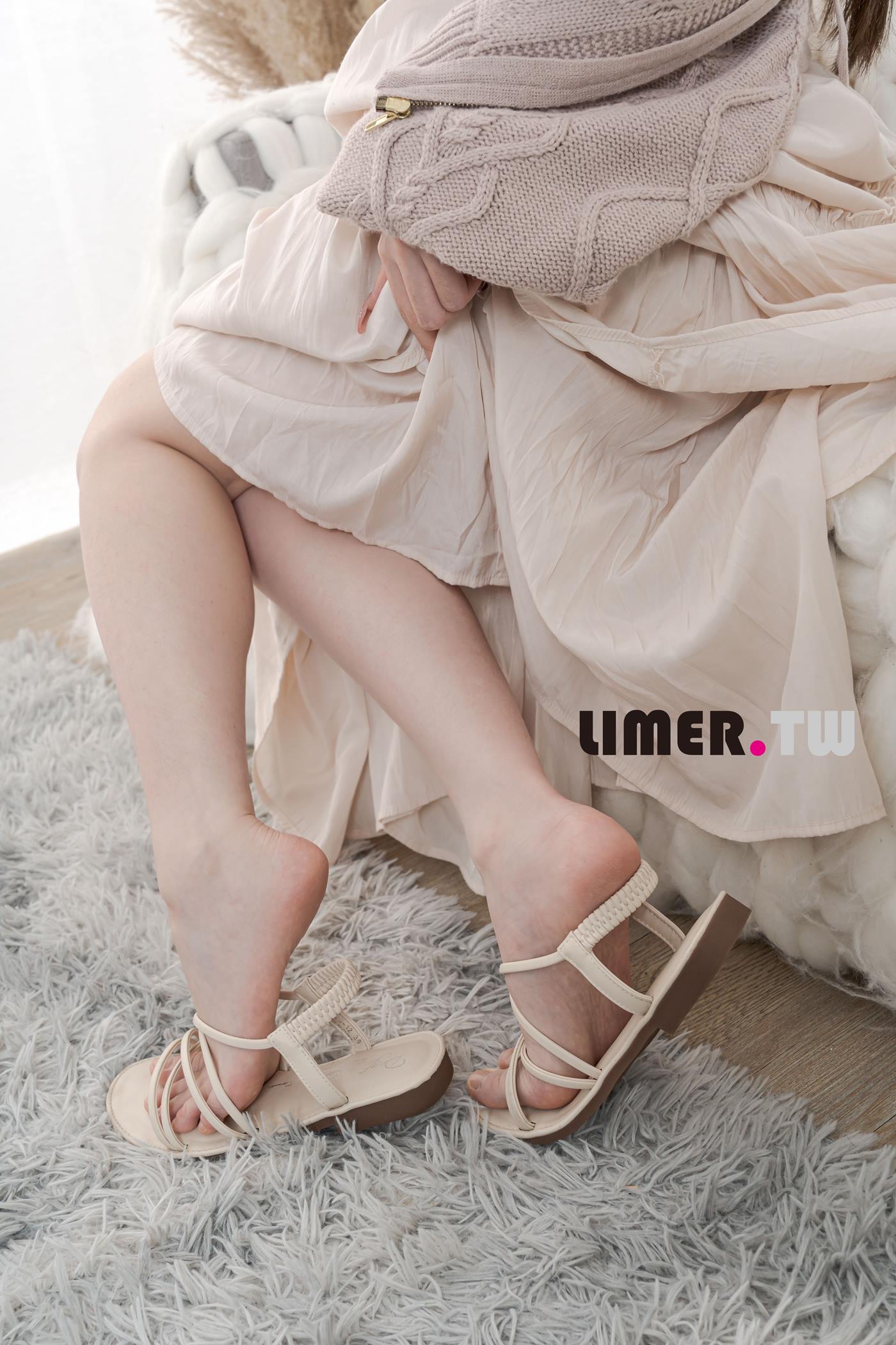 图片[57]-Limerence原创 NO.097 Miya 涼鞋 素甲 粉嫩通紅裸足 一次滿足[116P] – 速更版-美库