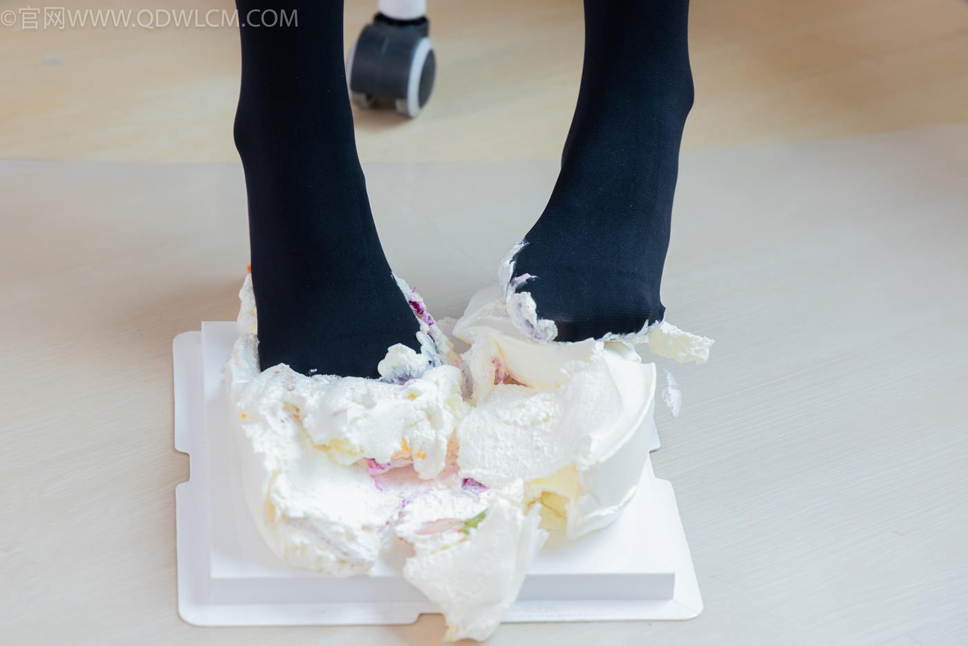 图片[128]-物恋传媒 NO.2265 恬恬-平底鞋、厚黑丝、厚黑丝踩奶油蛋糕剧情[137P] – 速更版-美库