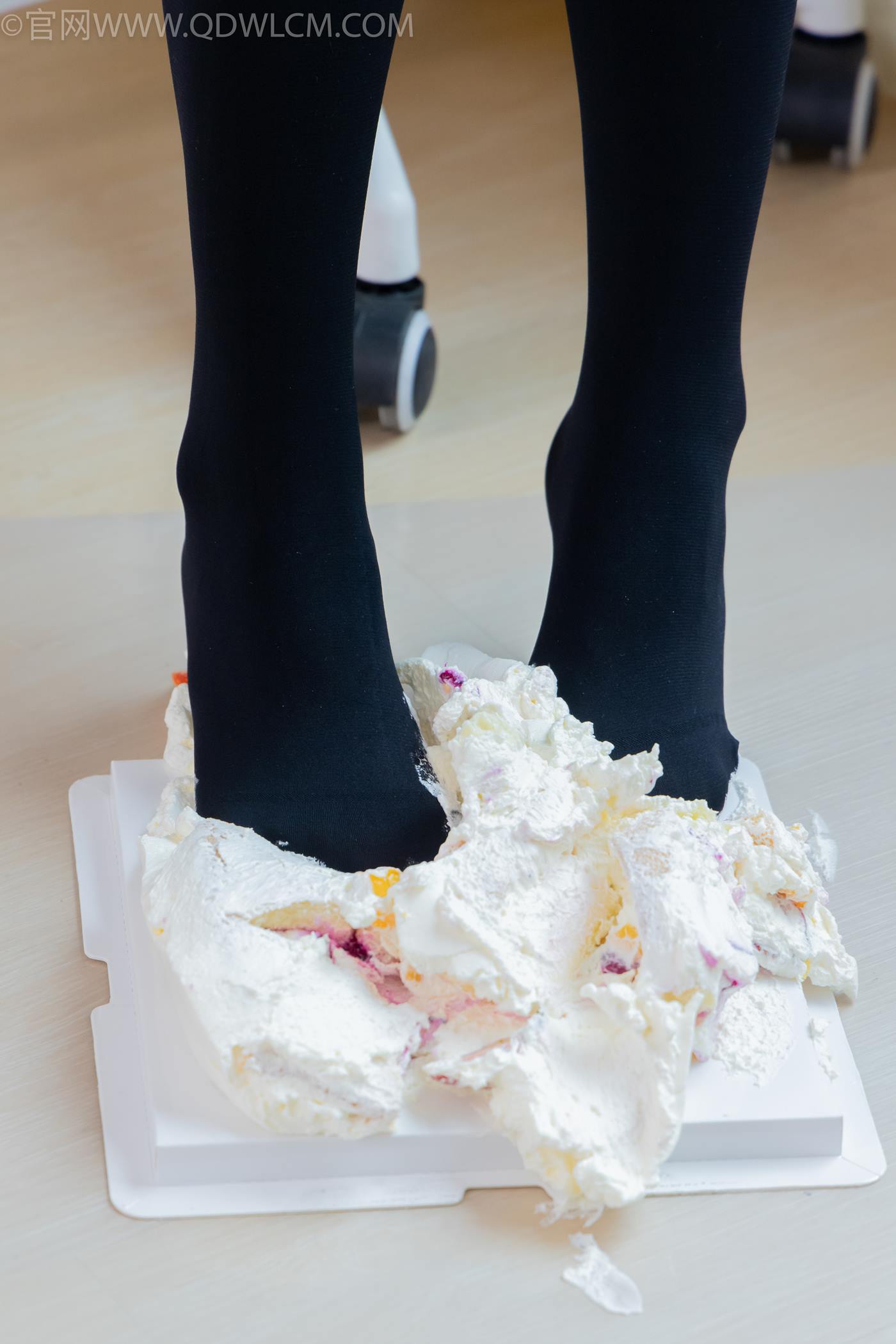 图片[130]-物恋传媒 NO.2265 恬恬-平底鞋、厚黑丝、厚黑丝踩奶油蛋糕剧情[137P] – 速更版-美库
