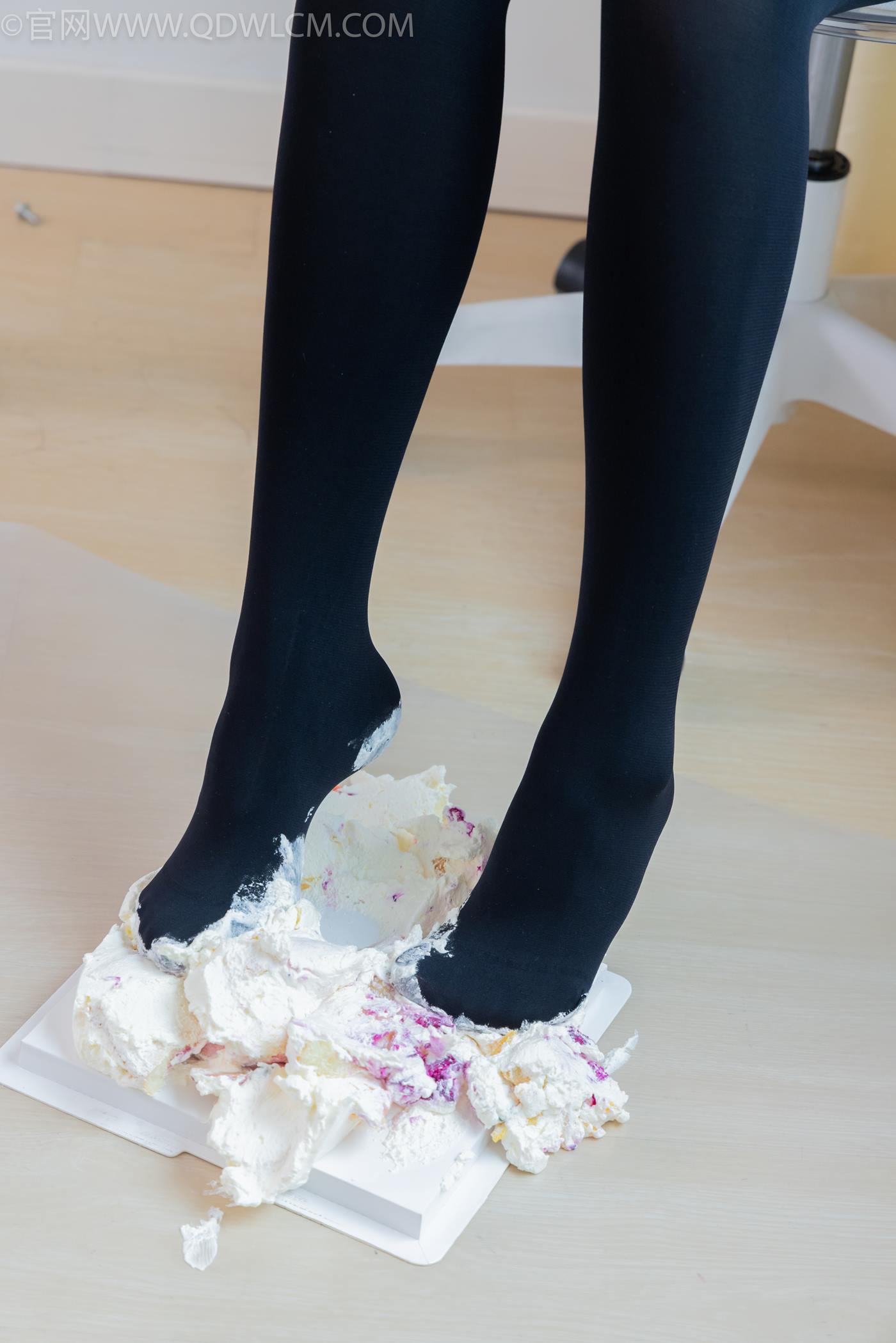 图片[132]-物恋传媒 NO.2265 恬恬-平底鞋、厚黑丝、厚黑丝踩奶油蛋糕剧情[137P] – 速更版-美库