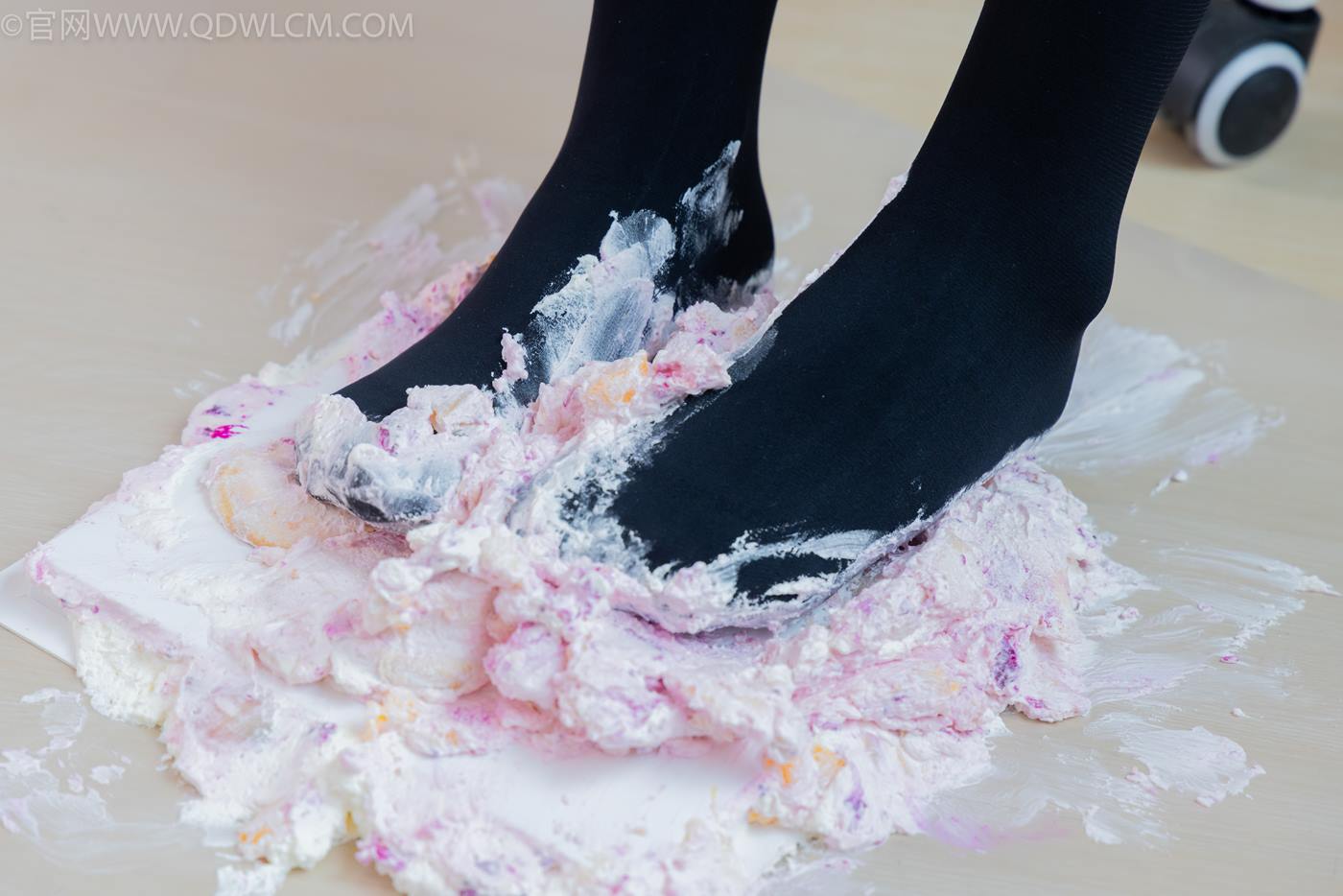 图片[136]-物恋传媒 NO.2265 恬恬-平底鞋、厚黑丝、厚黑丝踩奶油蛋糕剧情[137P] – 速更版-美库