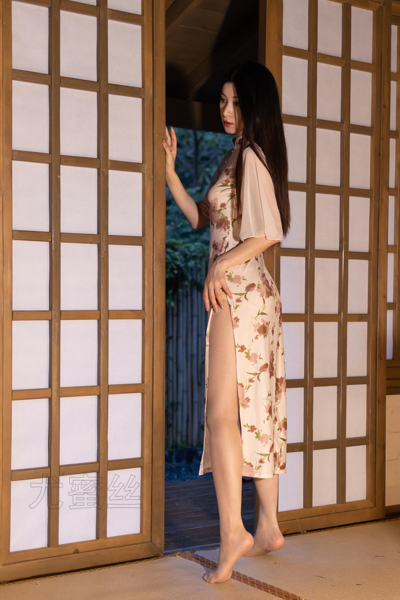 图片[22]-[尤蜜丝]穿搭写真 NO.146 茶园意境 [27P] – 速更版-美库