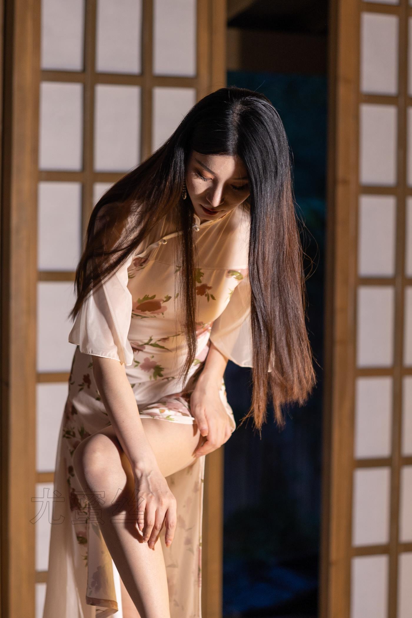 图片[25]-[尤蜜丝]穿搭写真 NO.146 茶园意境 [27P] – 速更版-美库