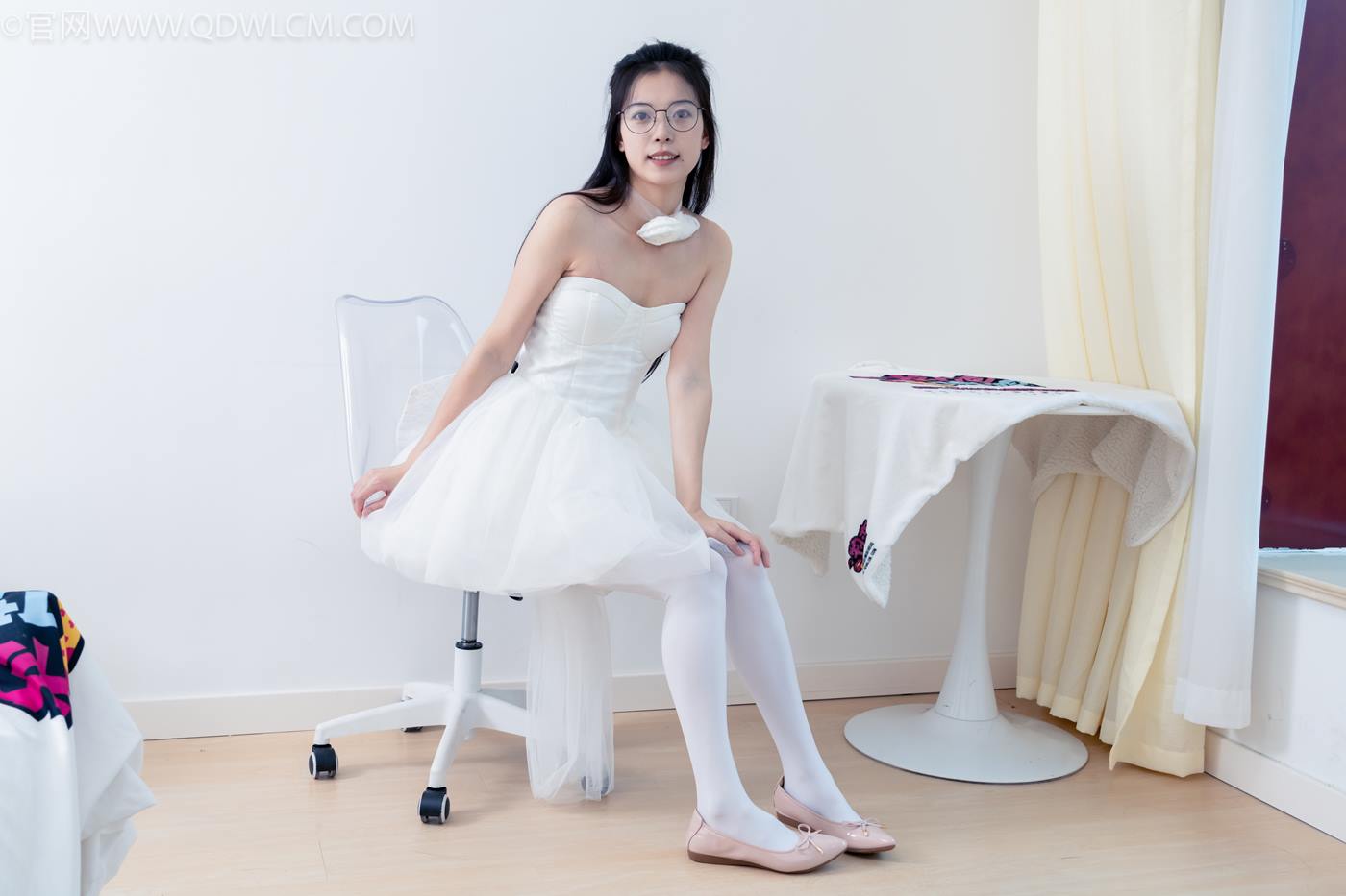 图片[17]-物恋传媒 NO.2268 茯苓-平底鞋、厚白丝、皮筋绑脚老头乐挠脚剧情[135P] – 速更版-美库