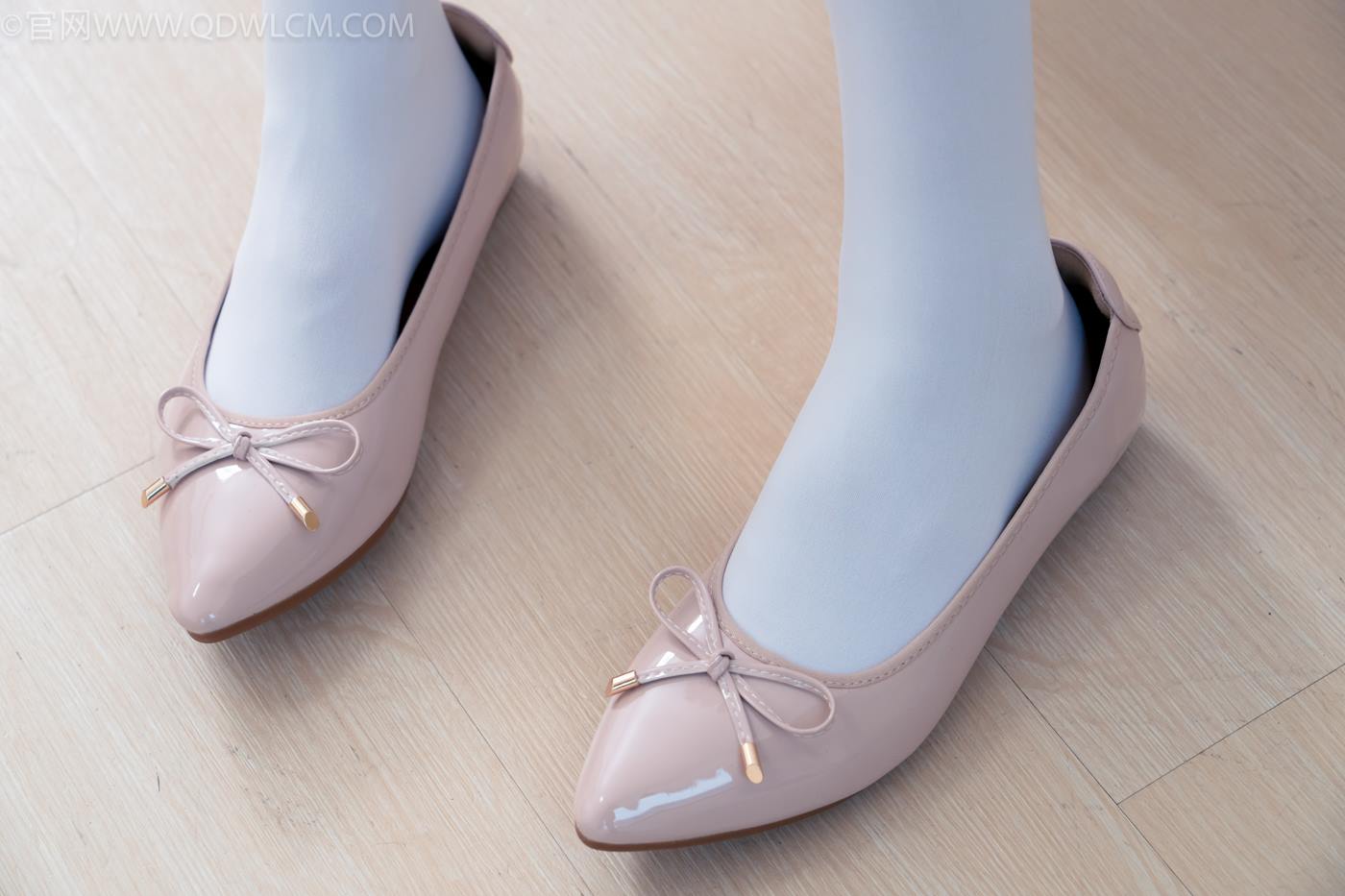 图片[21]-物恋传媒 NO.2268 茯苓-平底鞋、厚白丝、皮筋绑脚老头乐挠脚剧情[135P] – 速更版-美库