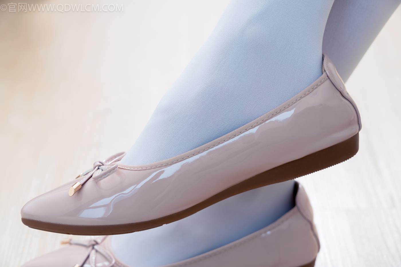 图片[22]-物恋传媒 NO.2268 茯苓-平底鞋、厚白丝、皮筋绑脚老头乐挠脚剧情[135P] – 速更版-美库