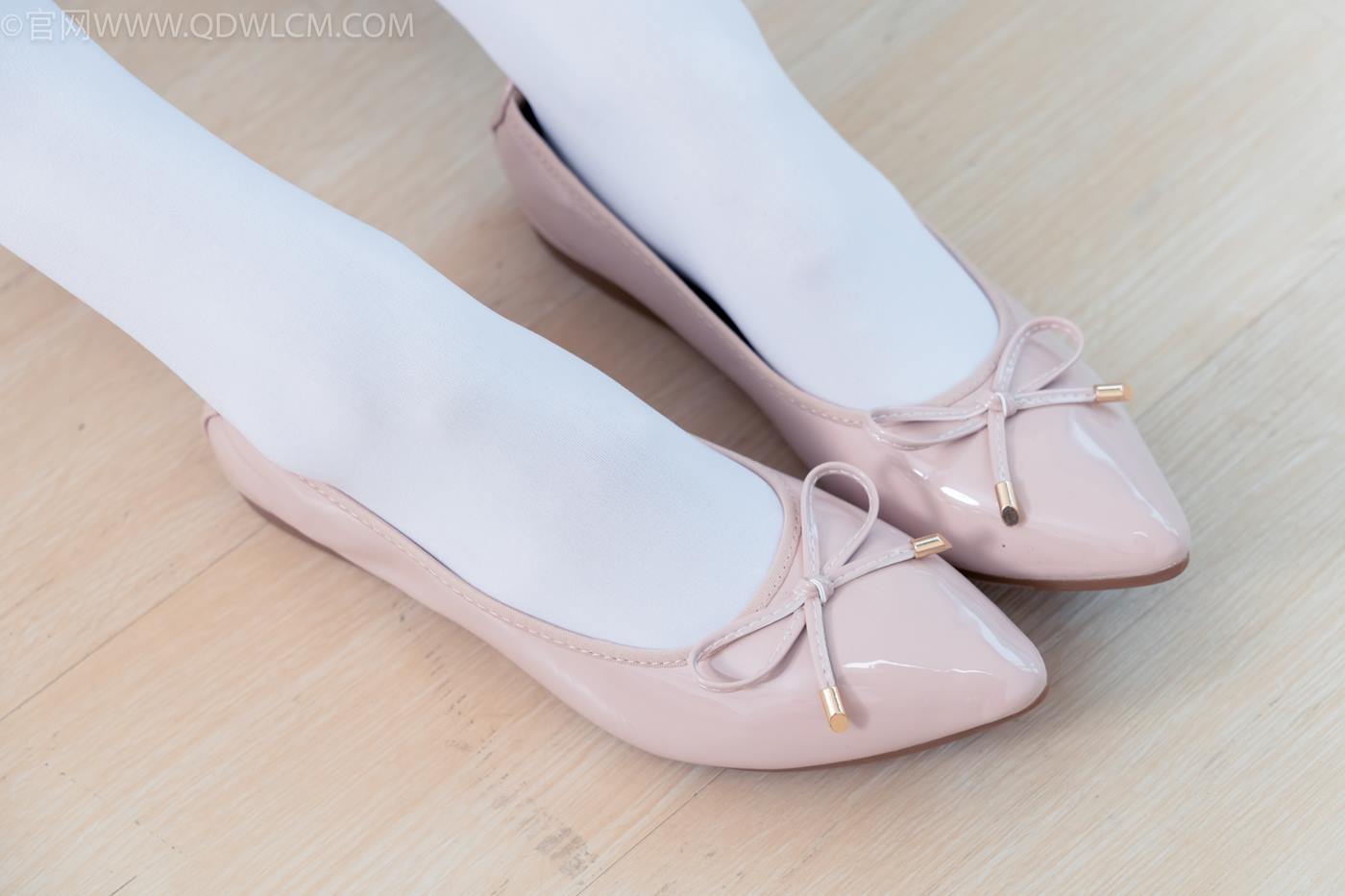 图片[40]-物恋传媒 NO.2268 茯苓-平底鞋、厚白丝、皮筋绑脚老头乐挠脚剧情[135P] – 速更版-美库