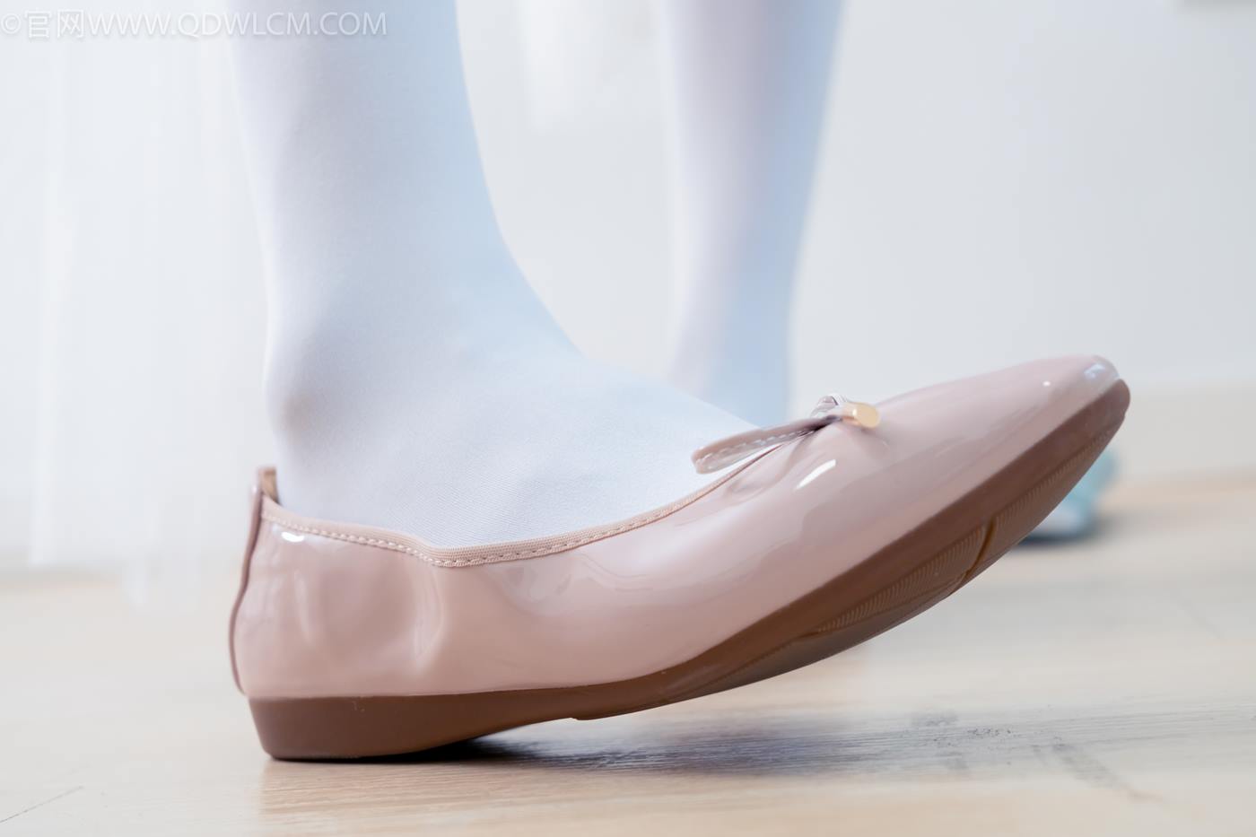 图片[43]-物恋传媒 NO.2268 茯苓-平底鞋、厚白丝、皮筋绑脚老头乐挠脚剧情[135P] – 速更版-美库