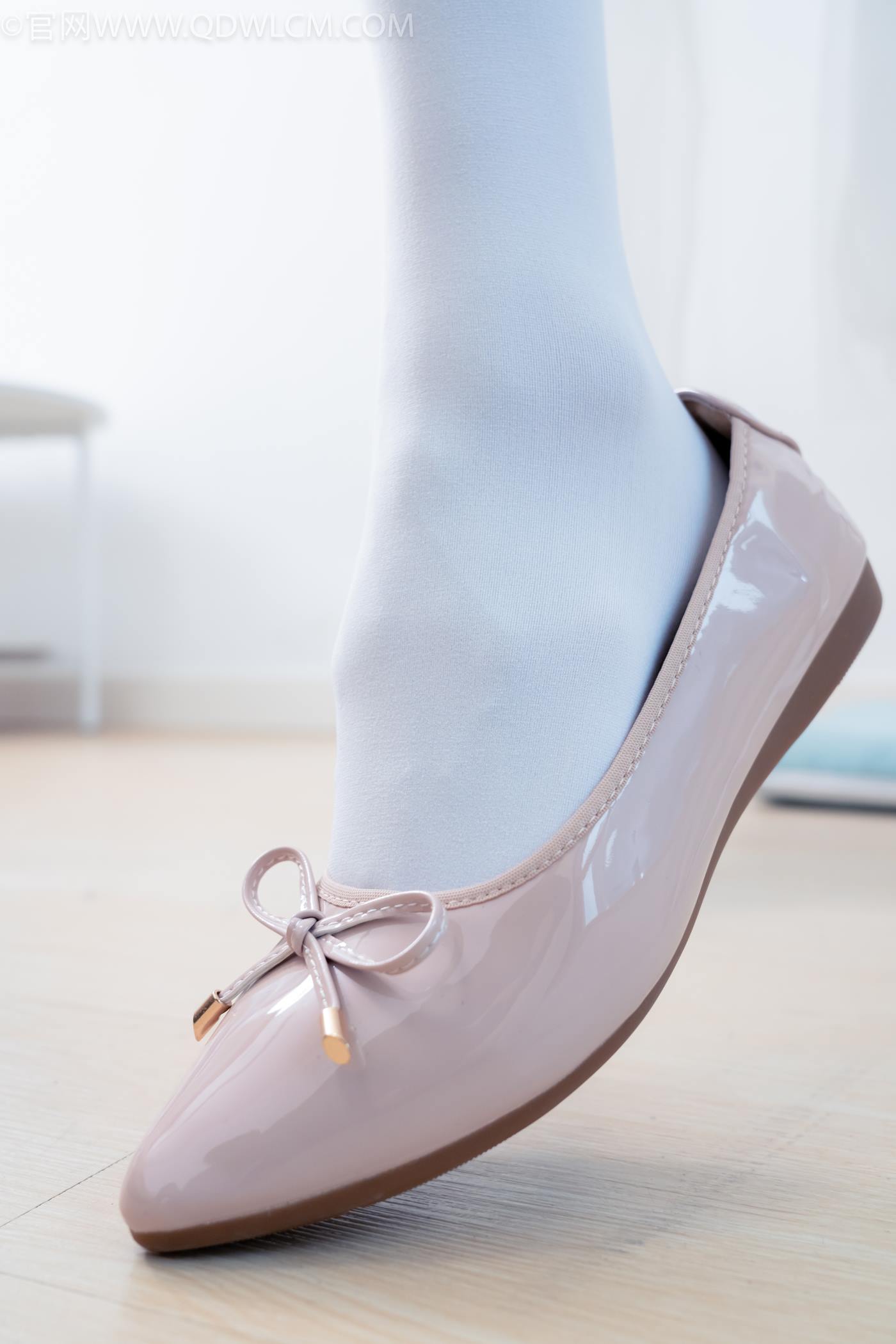 图片[47]-物恋传媒 NO.2268 茯苓-平底鞋、厚白丝、皮筋绑脚老头乐挠脚剧情[135P] – 速更版-美库