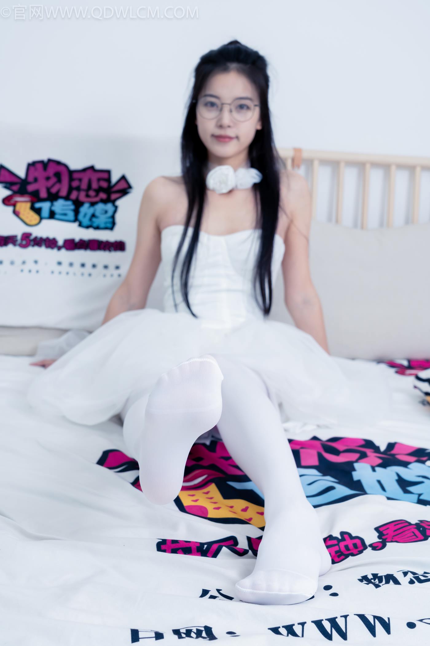 图片[89]-物恋传媒 NO.2268 茯苓-平底鞋、厚白丝、皮筋绑脚老头乐挠脚剧情[135P] – 速更版-美库