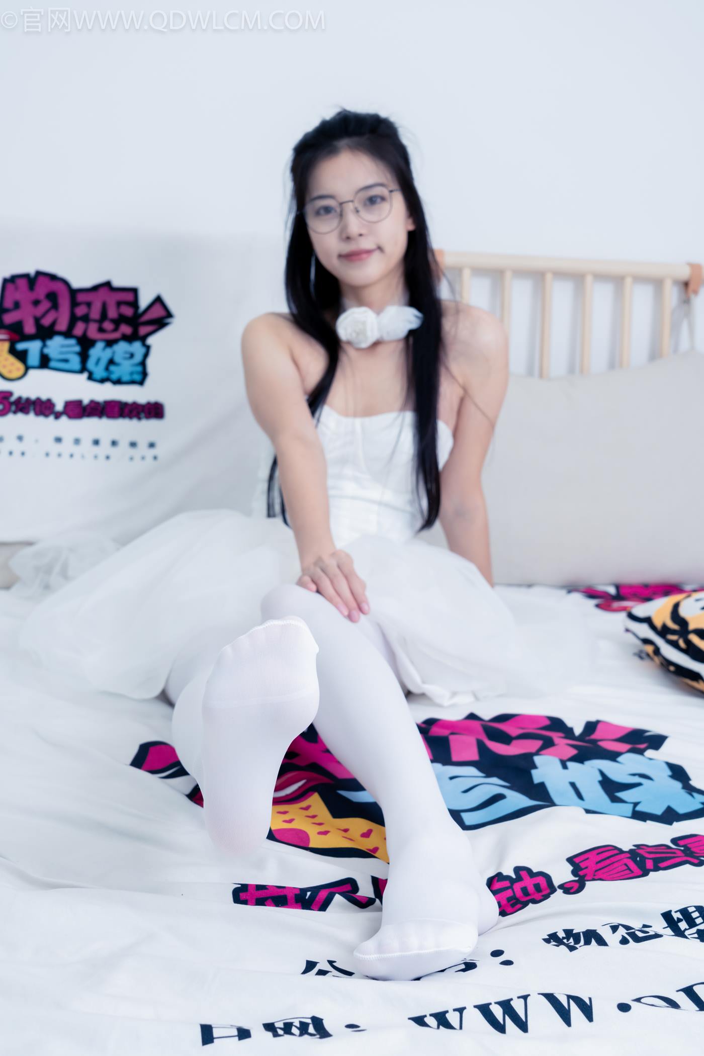 图片[91]-物恋传媒 NO.2268 茯苓-平底鞋、厚白丝、皮筋绑脚老头乐挠脚剧情[135P] – 速更版-美库