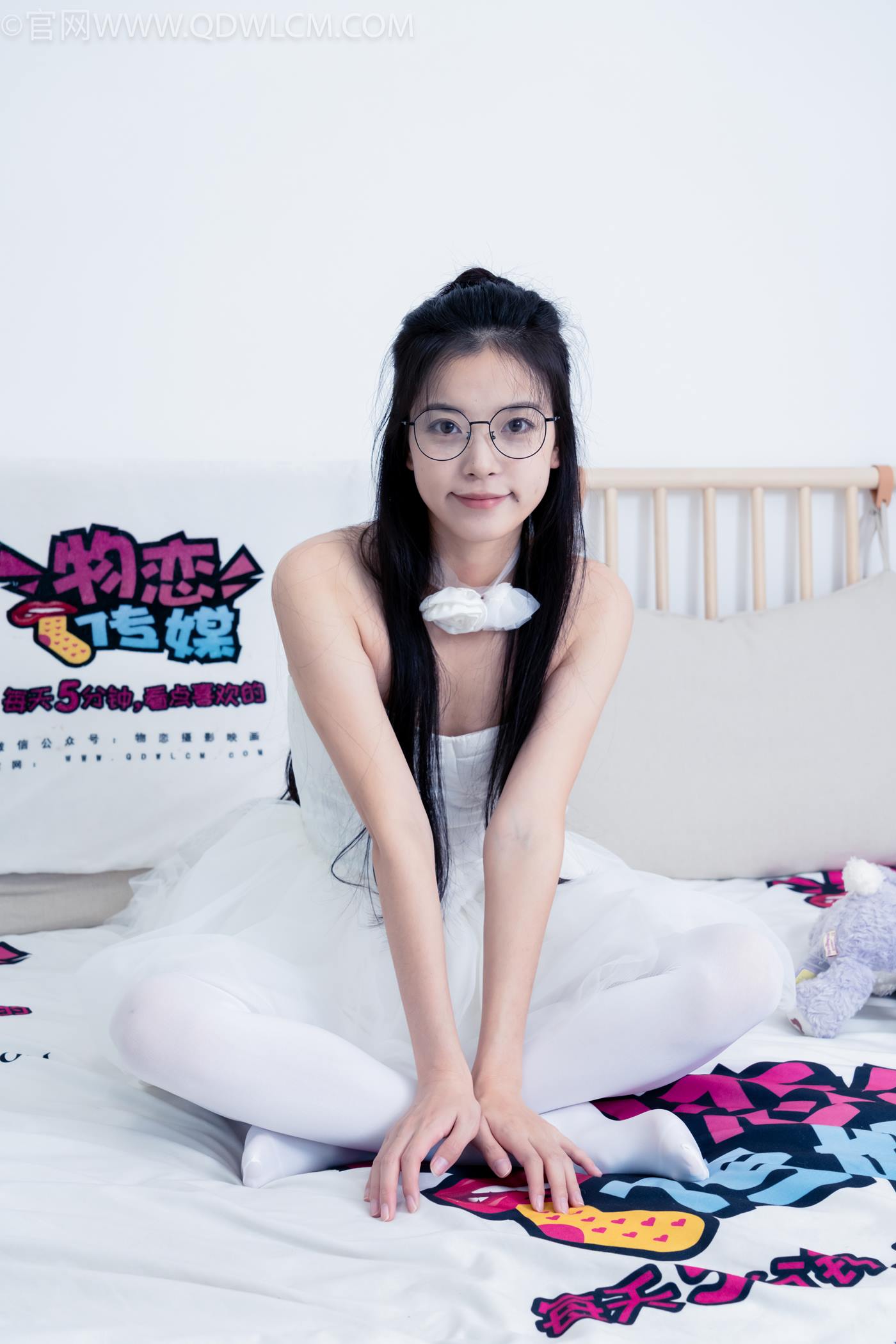 图片[99]-物恋传媒 NO.2268 茯苓-平底鞋、厚白丝、皮筋绑脚老头乐挠脚剧情[135P] – 速更版-美库