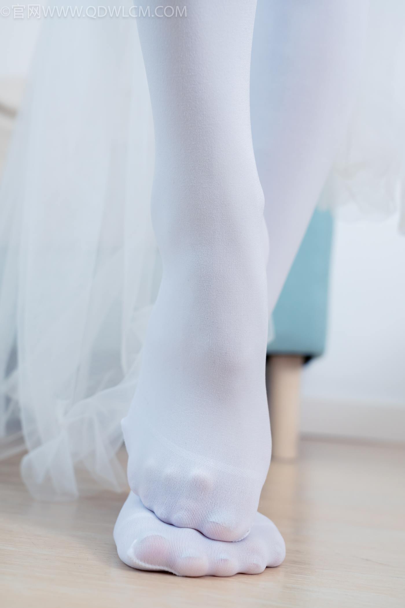 图片[107]-物恋传媒 NO.2268 茯苓-平底鞋、厚白丝、皮筋绑脚老头乐挠脚剧情[135P] – 速更版-美库