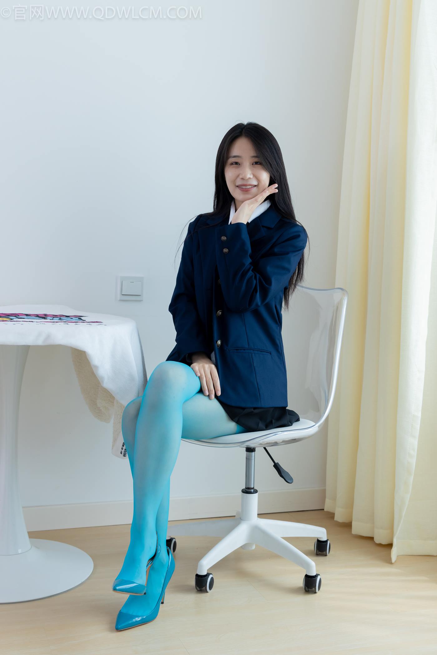 图片[17]-物恋传媒 NO.2269 菜菜-高跟鞋、薄蓝绿色丝、胶带绑脚踝老头乐挠脚剧情[100P] – 速更版-美库