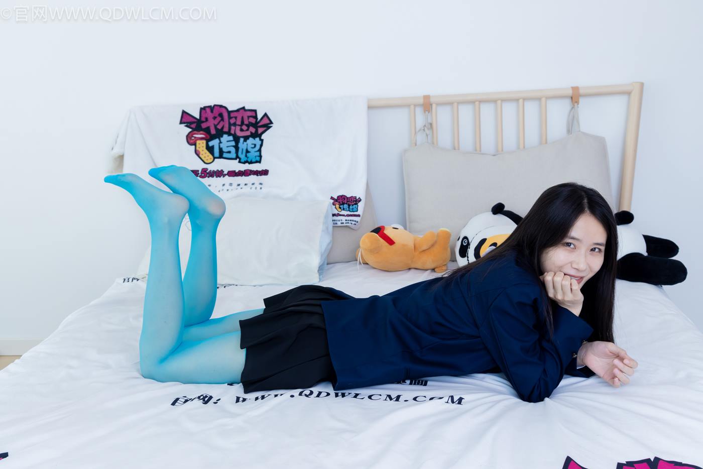 图片[73]-物恋传媒 NO.2269 菜菜-高跟鞋、薄蓝绿色丝、胶带绑脚踝老头乐挠脚剧情[100P] – 速更版-美库