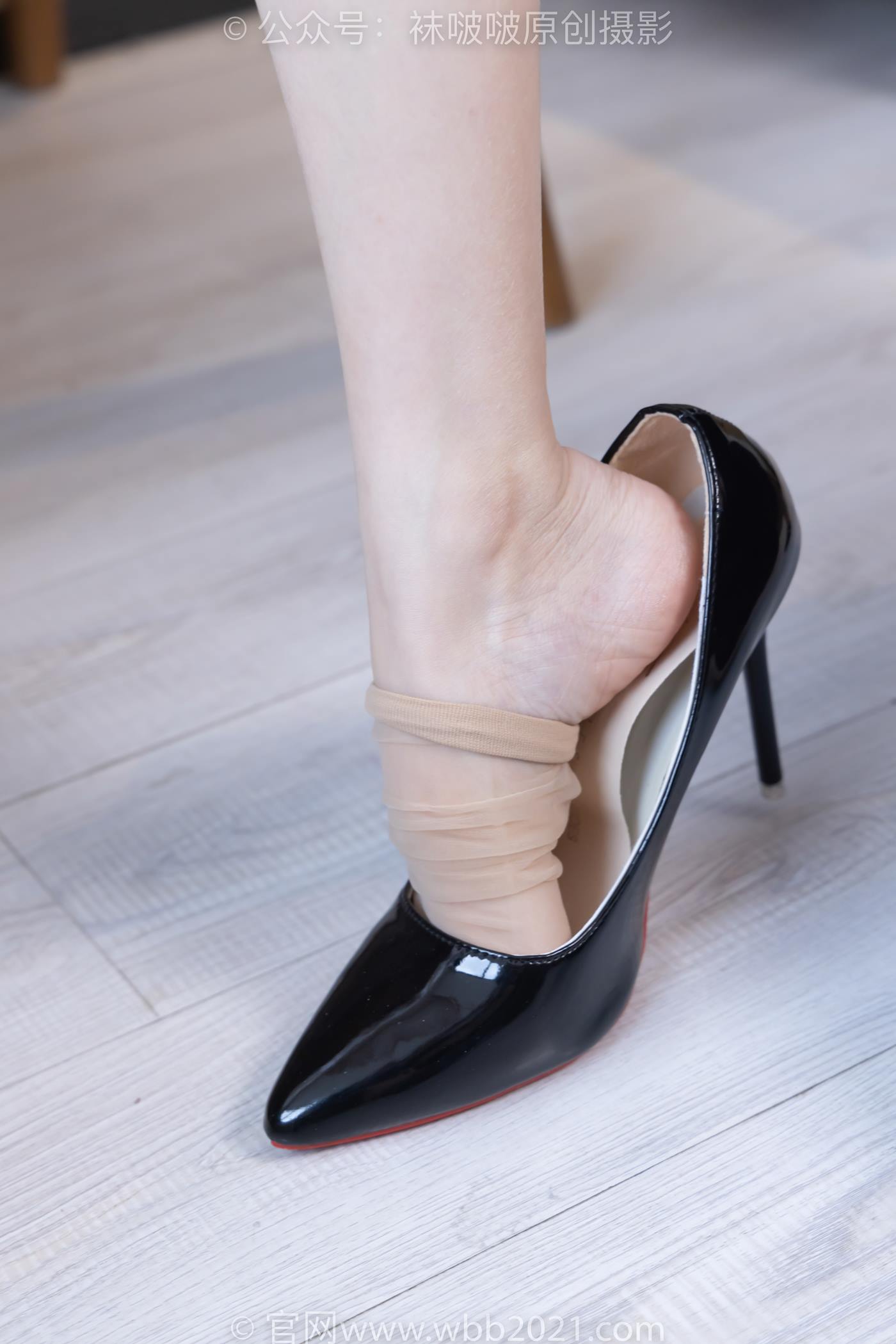 图片[11]-[BoBoSocks袜啵啵]NO.509 稚予-高跟鞋、短肉丝、黑色美甲、银行制服、半脱袜子[100P] – 速更版-美库
