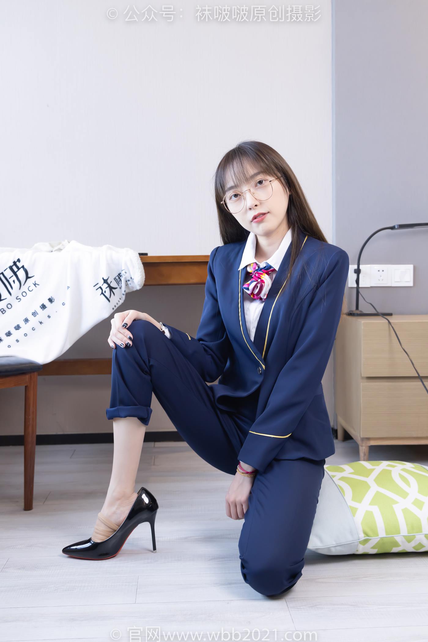 图片[23]-[BoBoSocks袜啵啵]NO.509 稚予-高跟鞋、短肉丝、黑色美甲、银行制服、半脱袜子[100P] – 速更版-美库