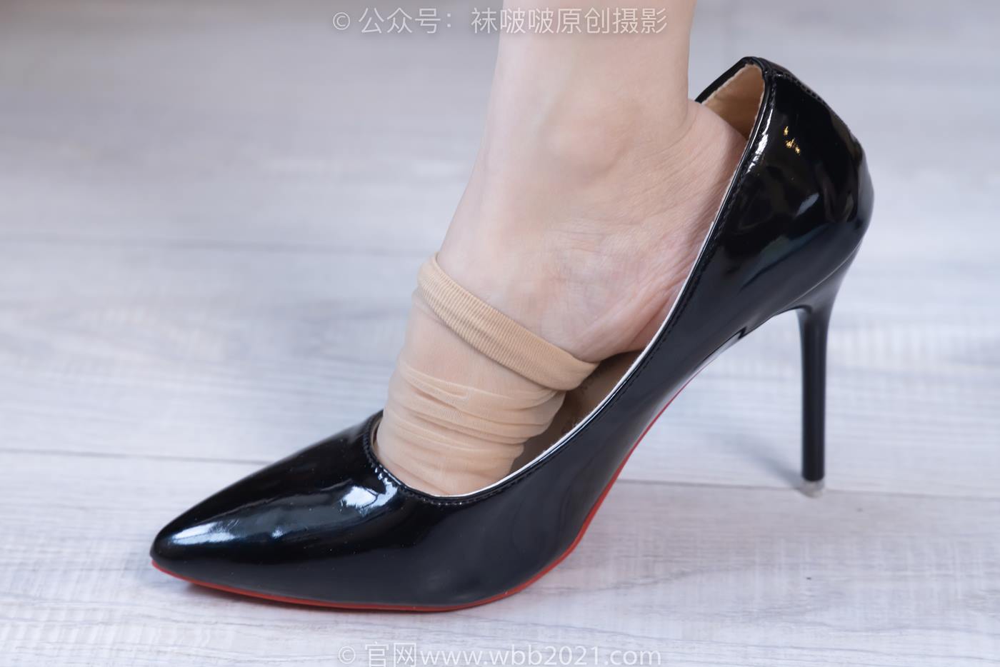 图片[26]-[BoBoSocks袜啵啵]NO.509 稚予-高跟鞋、短肉丝、黑色美甲、银行制服、半脱袜子[100P] – 速更版-美库