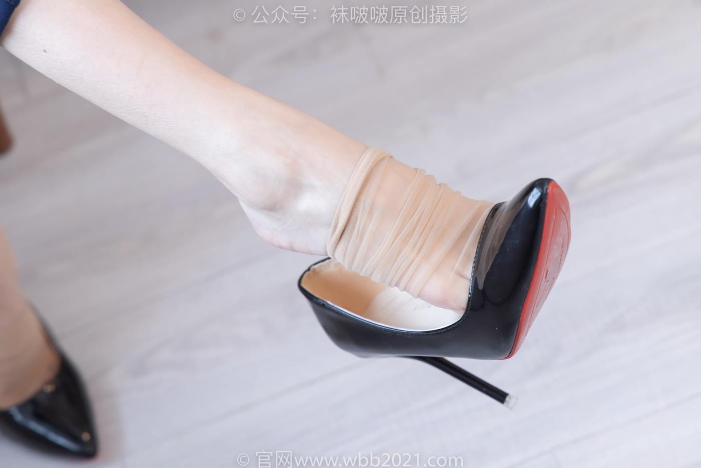 图片[41]-[BoBoSocks袜啵啵]NO.509 稚予-高跟鞋、短肉丝、黑色美甲、银行制服、半脱袜子[100P] – 速更版-美库