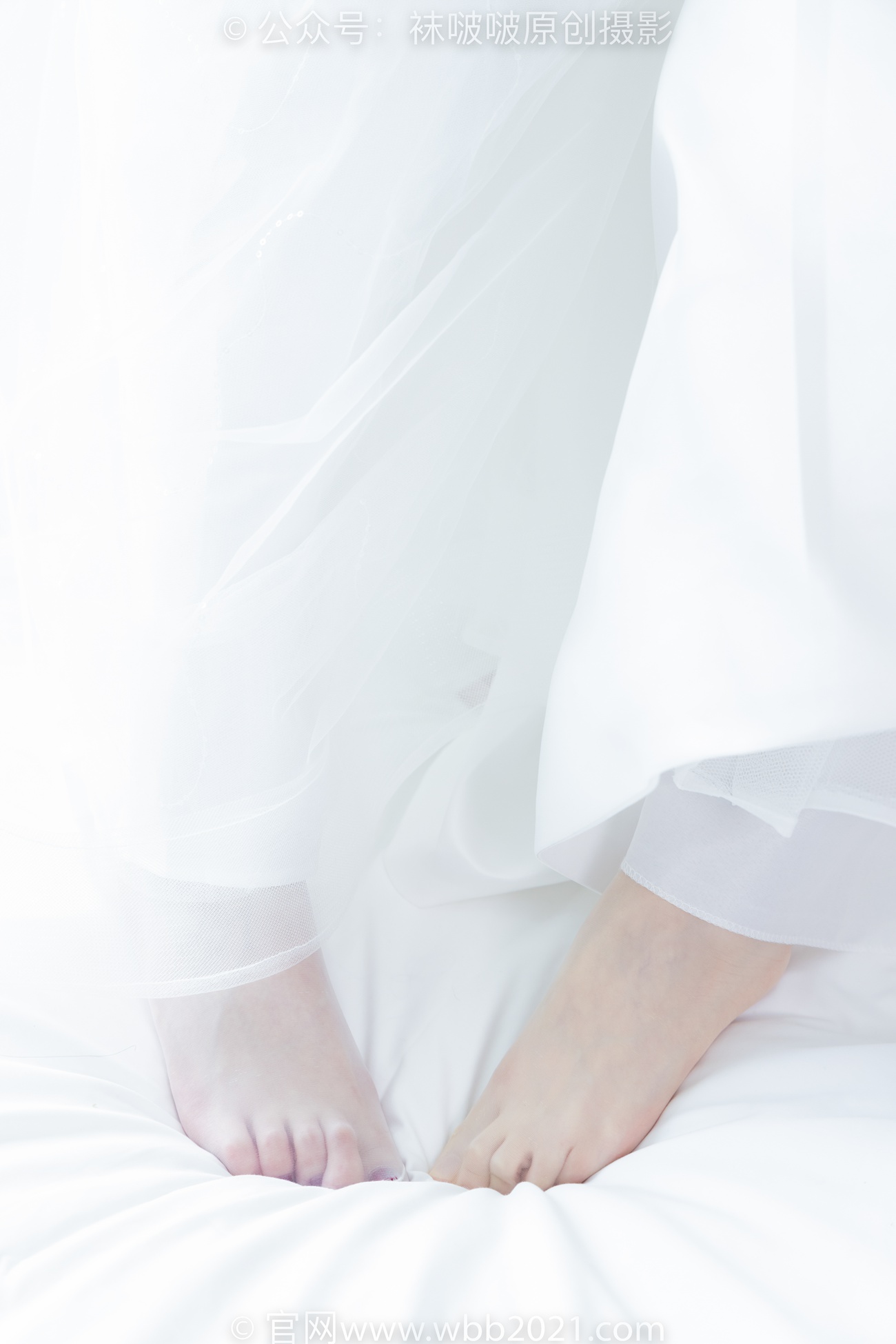 图片[37]-[BoBoSocks袜啵啵]NO.510 小甜豆&甜甜圈-两双高跟鞋、薄肉丝、薄白丝、婚纱主题、互相帮对方腿脚涂抹[96P] – 速更版-美库