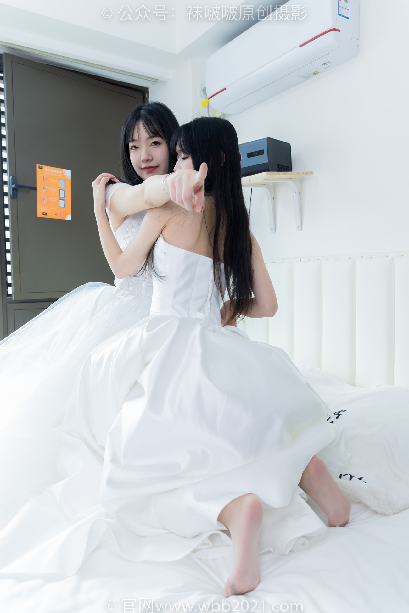 图片[61]-[BoBoSocks袜啵啵]NO.510 小甜豆&甜甜圈-两双高跟鞋、薄肉丝、薄白丝、婚纱主题、互相帮对方腿脚涂抹[96P] – 速更版-美库