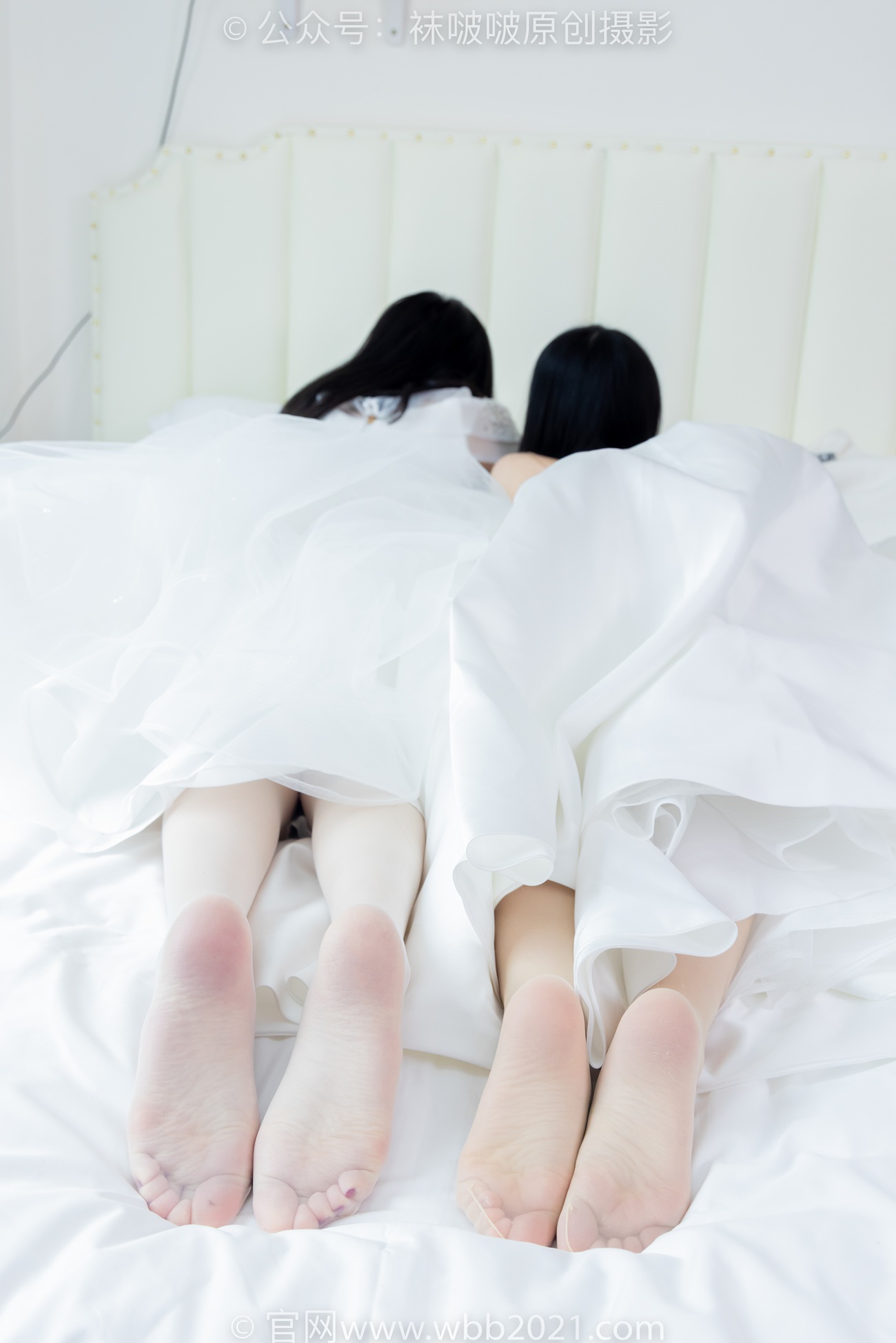 图片[71]-[BoBoSocks袜啵啵]NO.510 小甜豆&甜甜圈-两双高跟鞋、薄肉丝、薄白丝、婚纱主题、互相帮对方腿脚涂抹[96P] – 速更版-美库