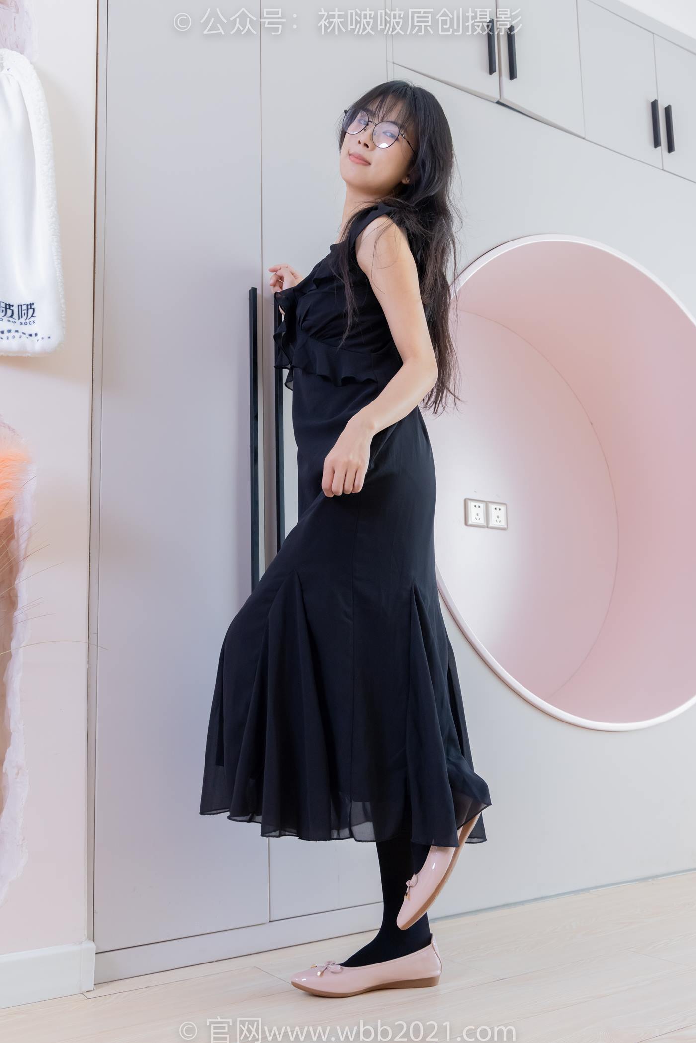 图片[10]-[BoBoSocks袜啵啵]NO.511 奶油-平底鞋、厚黑丝、做瑜伽动作时老头乐挠脚剧情[140P] – 速更版-美库