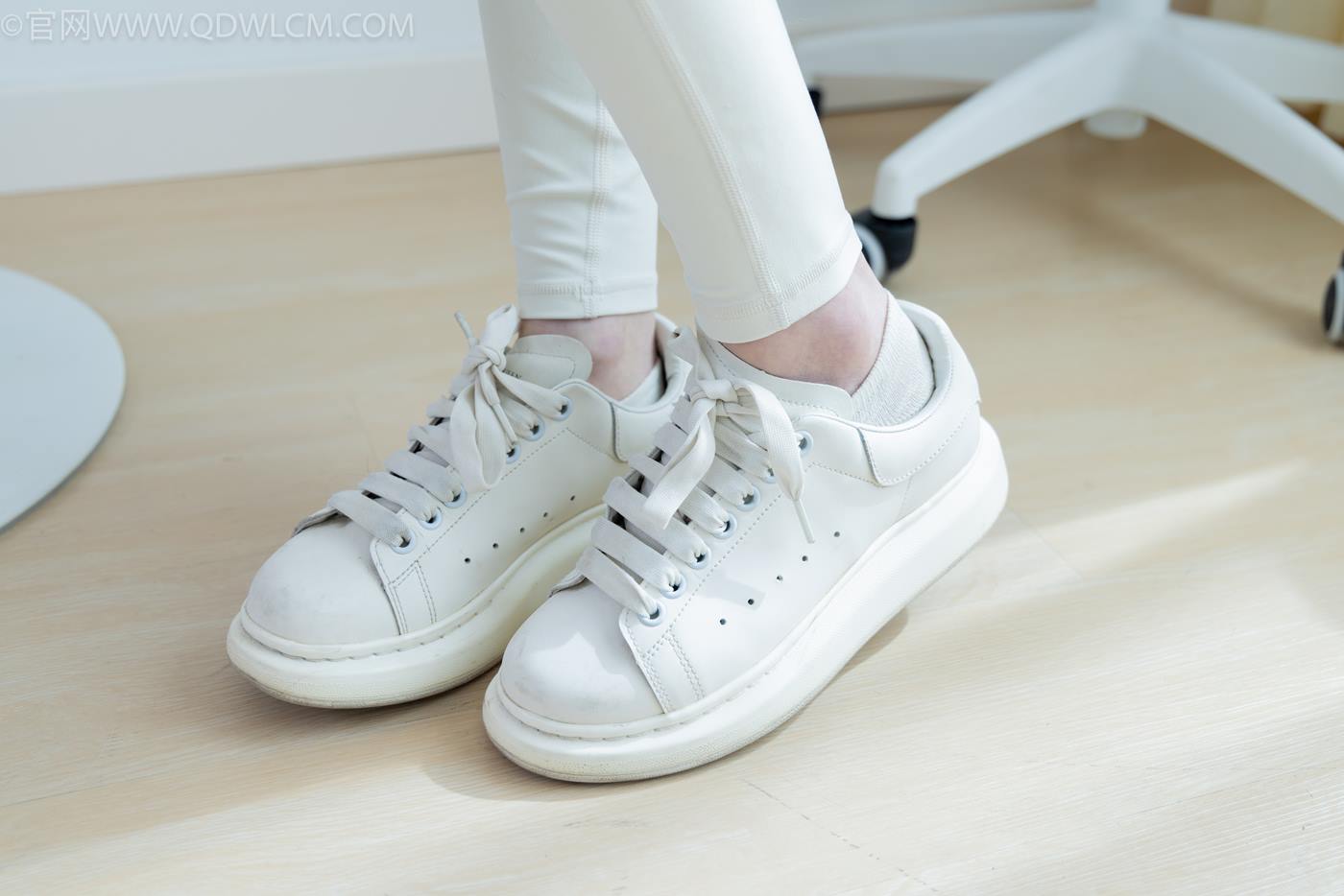 图片[10]-物恋传媒 NO.2276 闪闪-板鞋、白船袜、蓝船袜、裸足[142P] – 速更版-美库