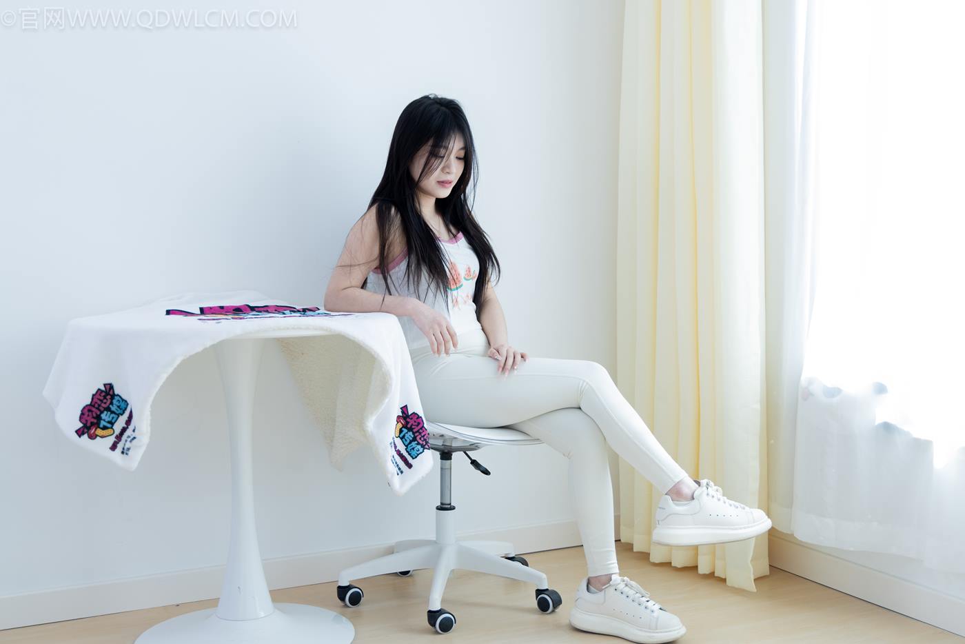 图片[11]-物恋传媒 NO.2276 闪闪-板鞋、白船袜、蓝船袜、裸足[142P] – 速更版-美库