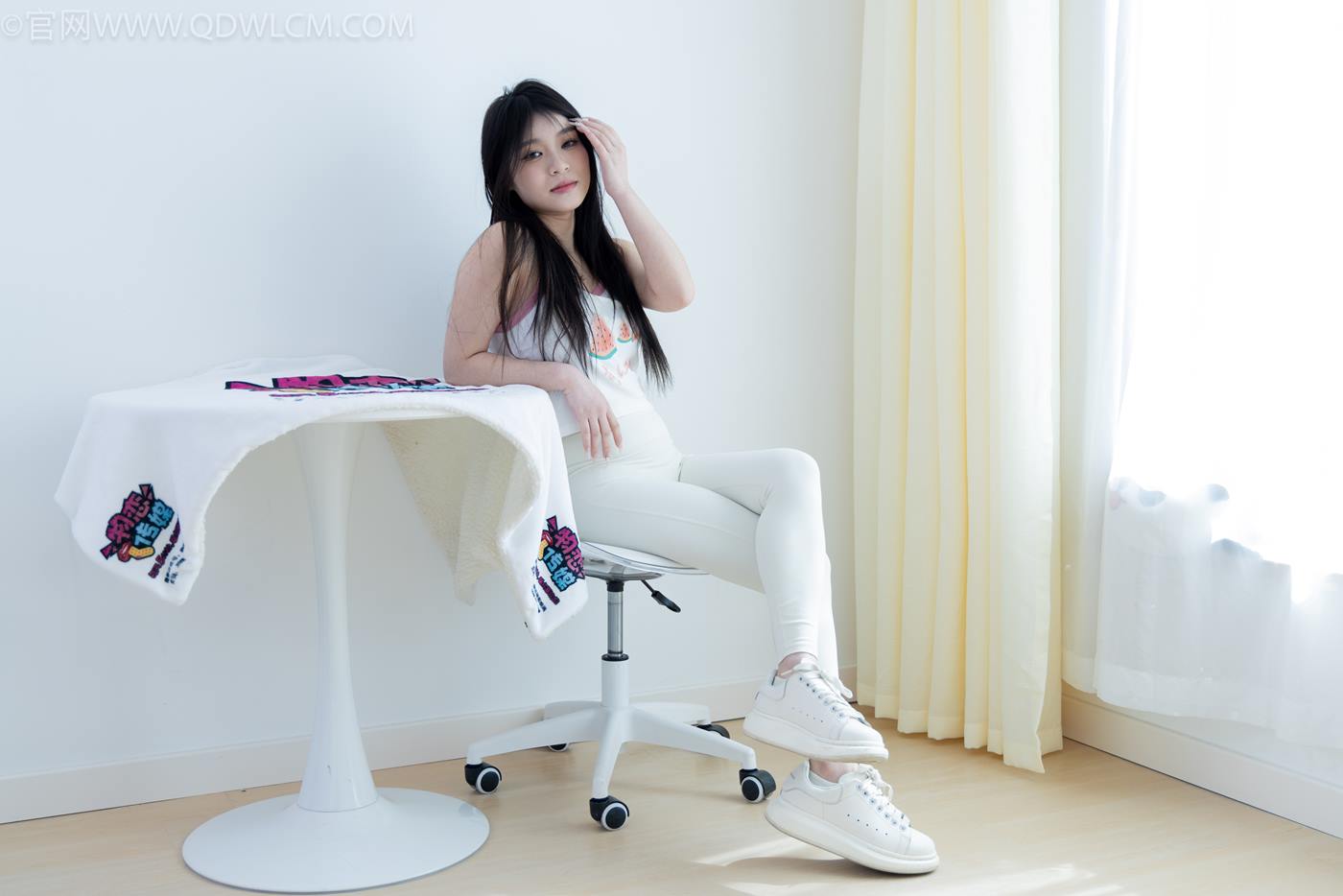 图片[13]-物恋传媒 NO.2276 闪闪-板鞋、白船袜、蓝船袜、裸足[142P] – 速更版-美库