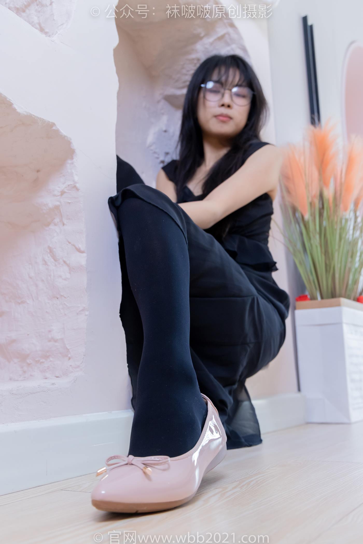 图片[41]-[BoBoSocks袜啵啵]NO.511 奶油-平底鞋、厚黑丝、做瑜伽动作时老头乐挠脚剧情[140P] – 速更版-美库