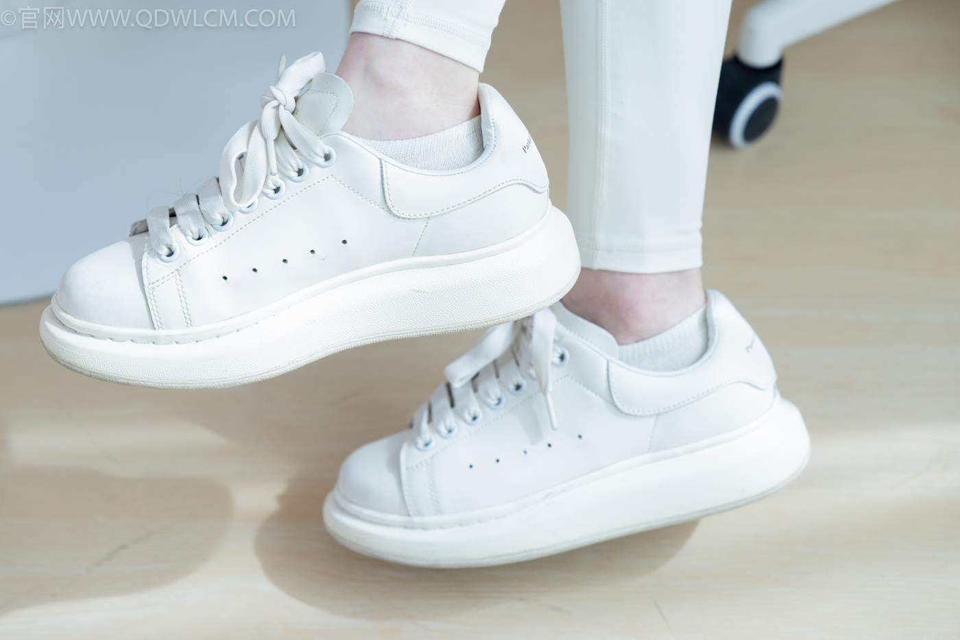 图片[21]-物恋传媒 NO.2276 闪闪-板鞋、白船袜、蓝船袜、裸足[142P] – 速更版-美库