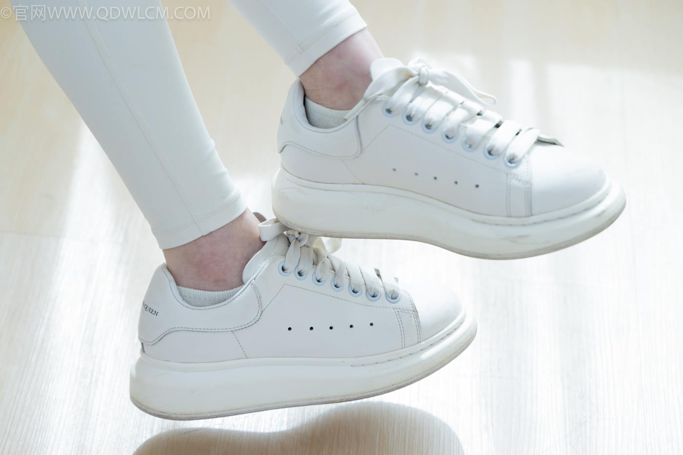 图片[23]-物恋传媒 NO.2276 闪闪-板鞋、白船袜、蓝船袜、裸足[142P] – 速更版-美库