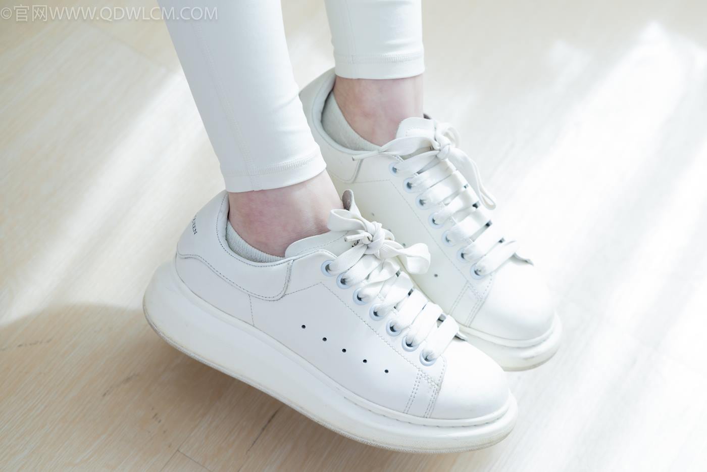 图片[24]-物恋传媒 NO.2276 闪闪-板鞋、白船袜、蓝船袜、裸足[142P] – 速更版-美库