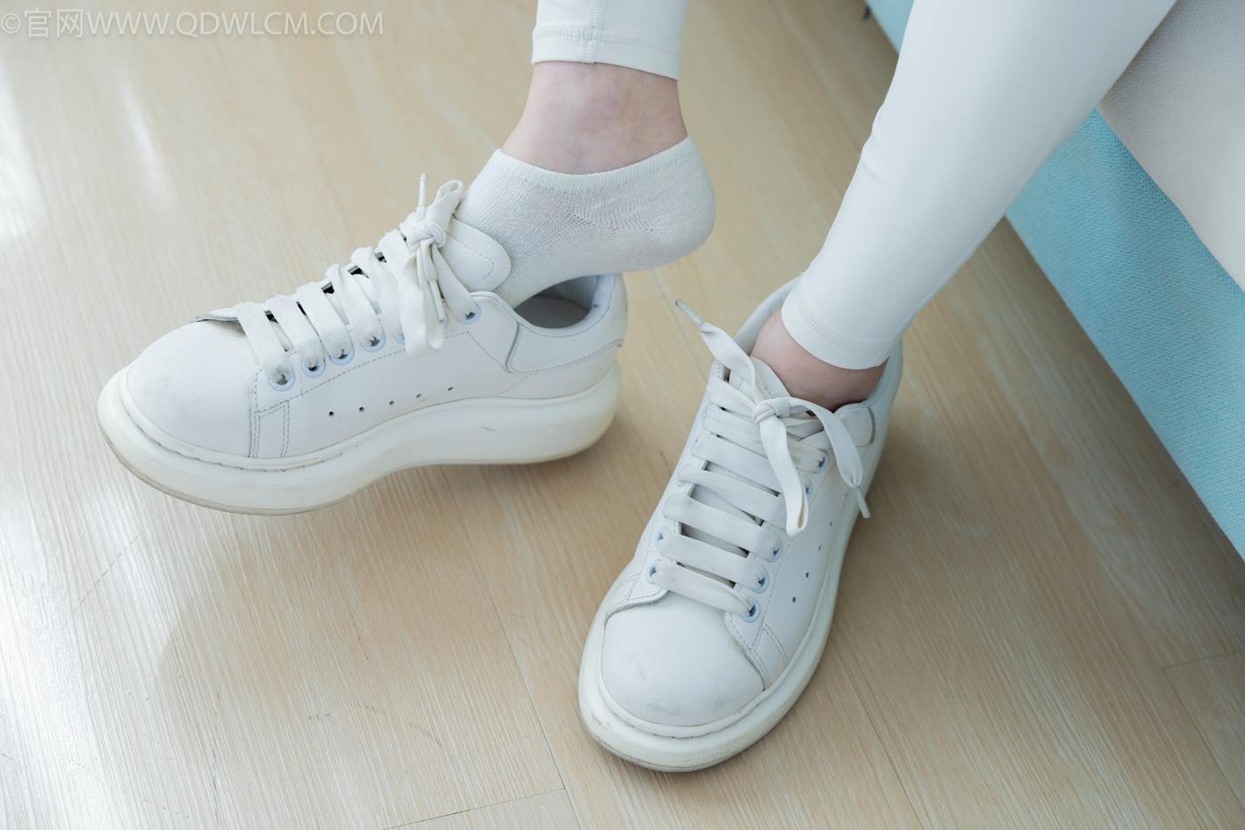 图片[34]-物恋传媒 NO.2276 闪闪-板鞋、白船袜、蓝船袜、裸足[142P] – 速更版-美库