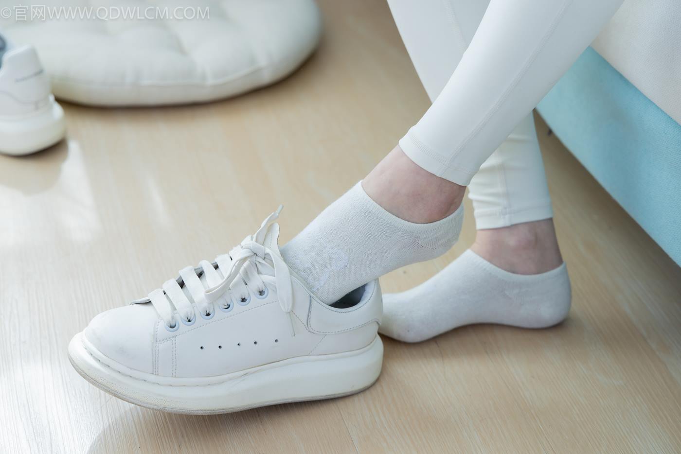 图片[35]-物恋传媒 NO.2276 闪闪-板鞋、白船袜、蓝船袜、裸足[142P] – 速更版-美库