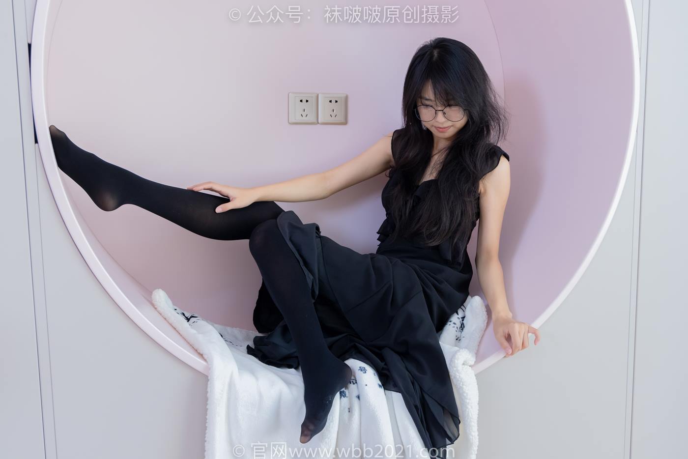 图片[74]-[BoBoSocks袜啵啵]NO.511 奶油-平底鞋、厚黑丝、做瑜伽动作时老头乐挠脚剧情[140P] – 速更版-美库