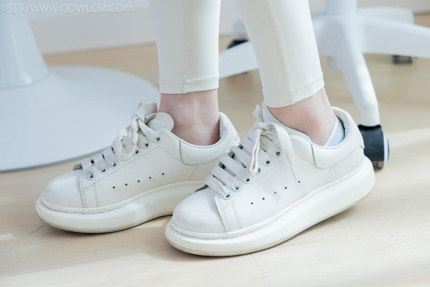 图片[68]-物恋传媒 NO.2276 闪闪-板鞋、白船袜、蓝船袜、裸足[142P] – 速更版-美库