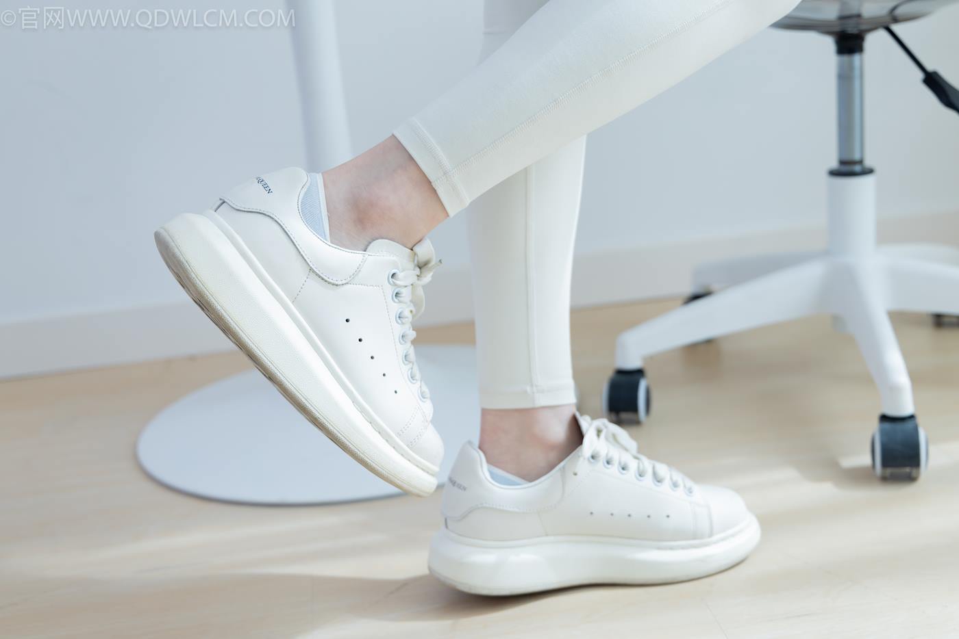 图片[71]-物恋传媒 NO.2276 闪闪-板鞋、白船袜、蓝船袜、裸足[142P] – 速更版-美库