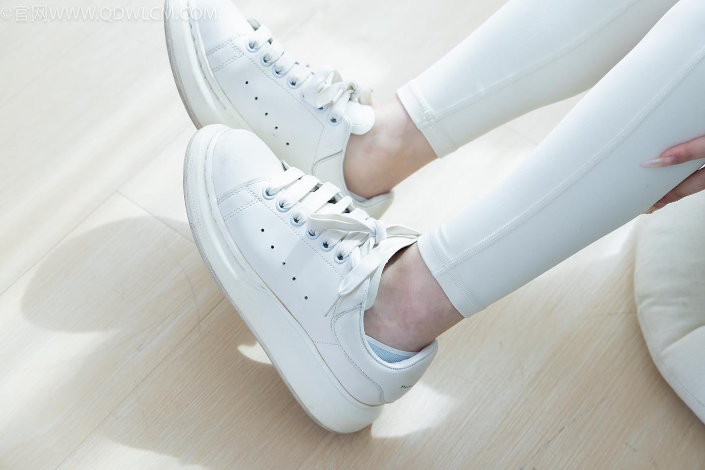 图片[74]-物恋传媒 NO.2276 闪闪-板鞋、白船袜、蓝船袜、裸足[142P] – 速更版-美库