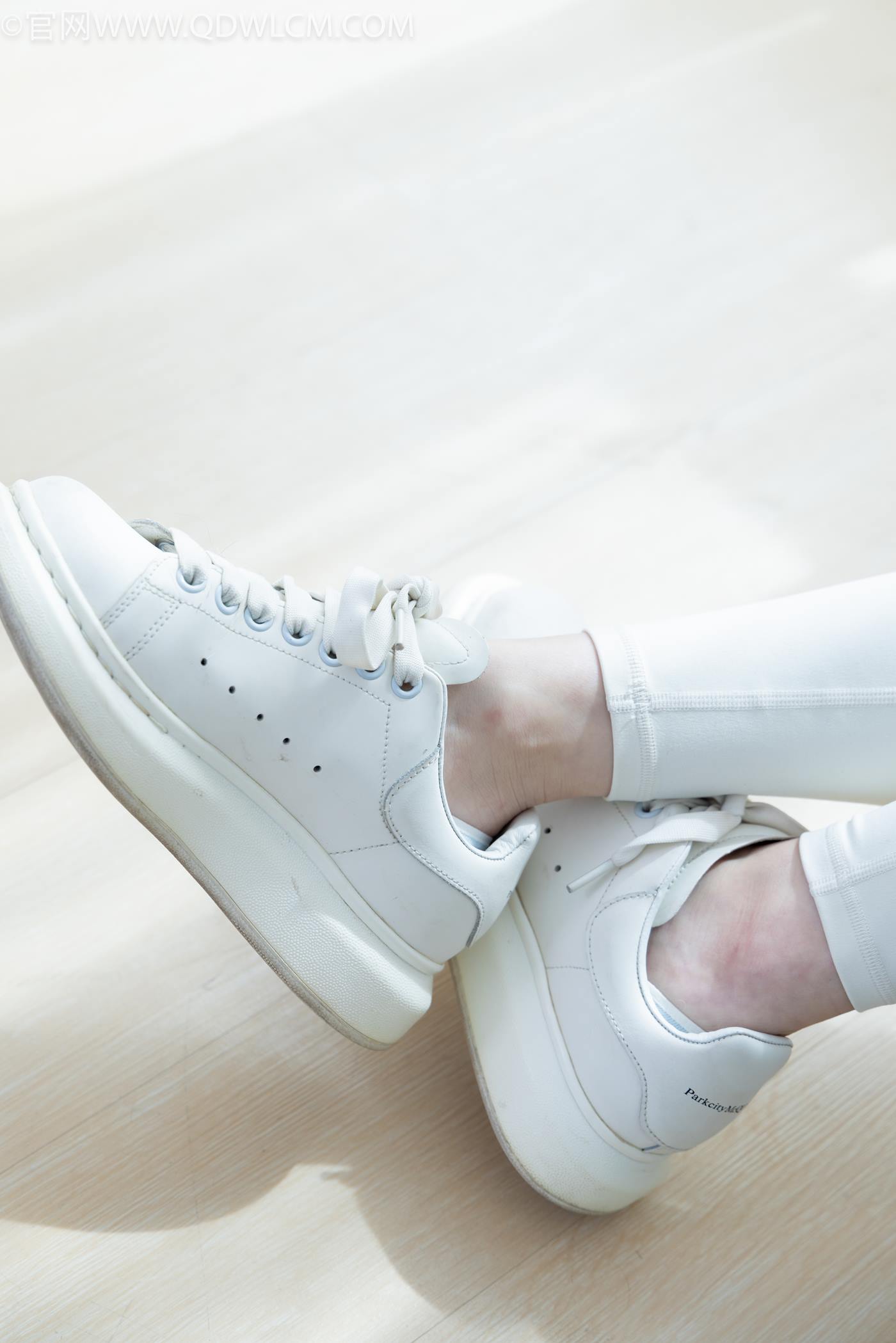 图片[76]-物恋传媒 NO.2276 闪闪-板鞋、白船袜、蓝船袜、裸足[142P] – 速更版-美库