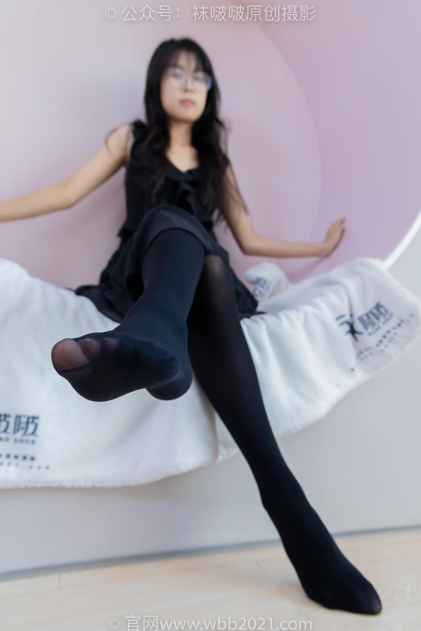 图片[108]-[BoBoSocks袜啵啵]NO.511 奶油-平底鞋、厚黑丝、做瑜伽动作时老头乐挠脚剧情[140P] – 速更版-美库