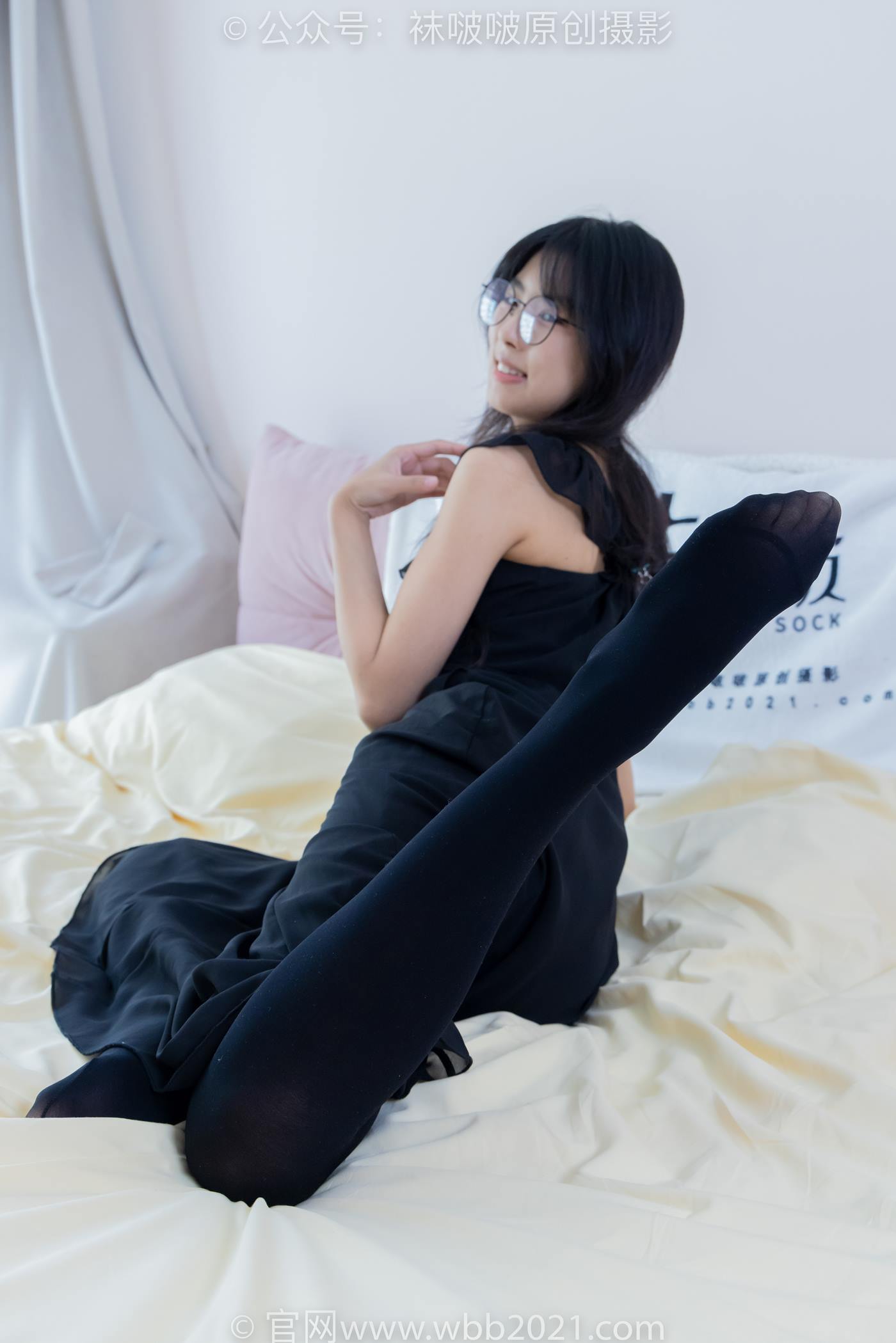 图片[117]-[BoBoSocks袜啵啵]NO.511 奶油-平底鞋、厚黑丝、做瑜伽动作时老头乐挠脚剧情[140P] – 速更版-美库