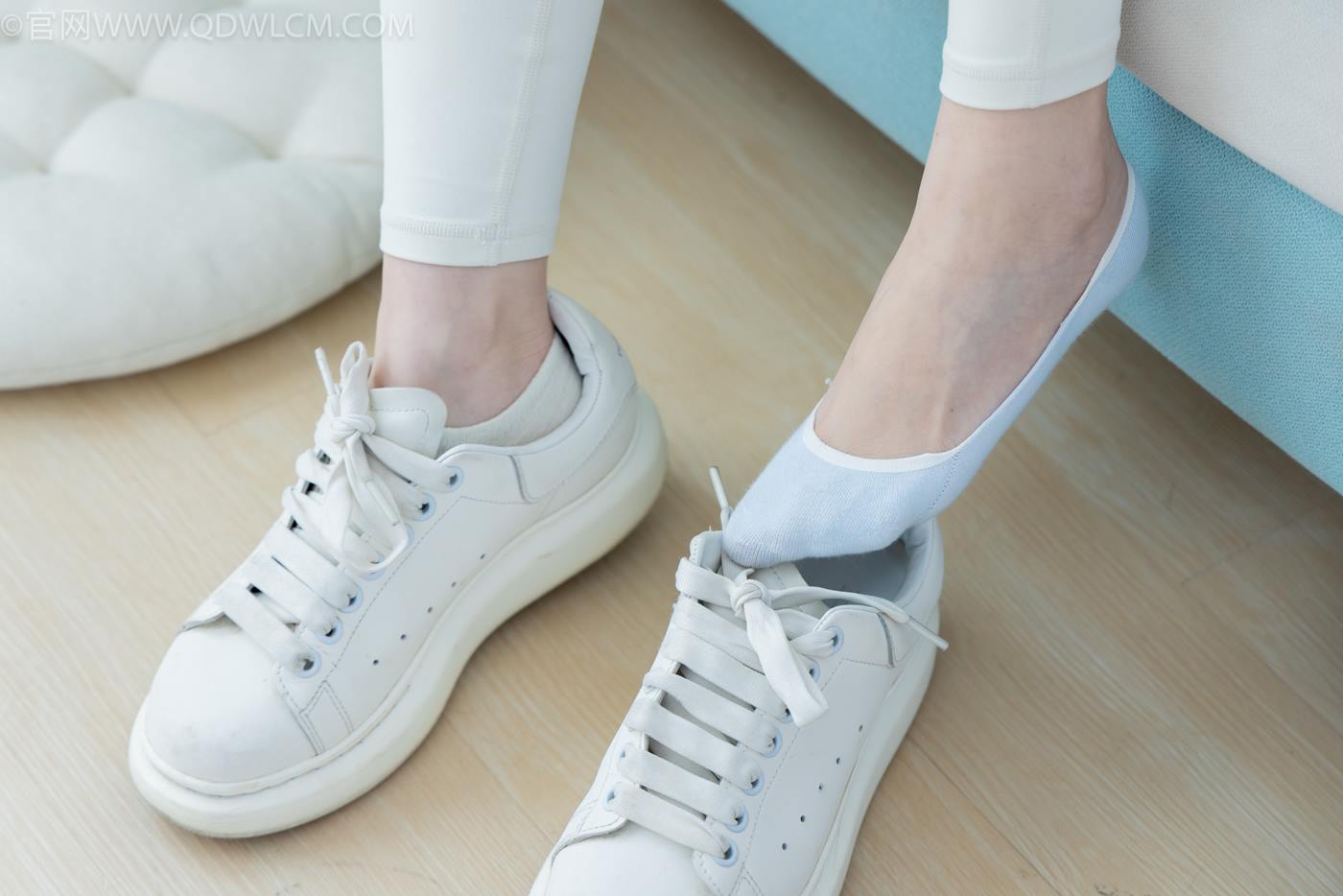 图片[113]-物恋传媒 NO.2276 闪闪-板鞋、白船袜、蓝船袜、裸足[142P] – 速更版-美库