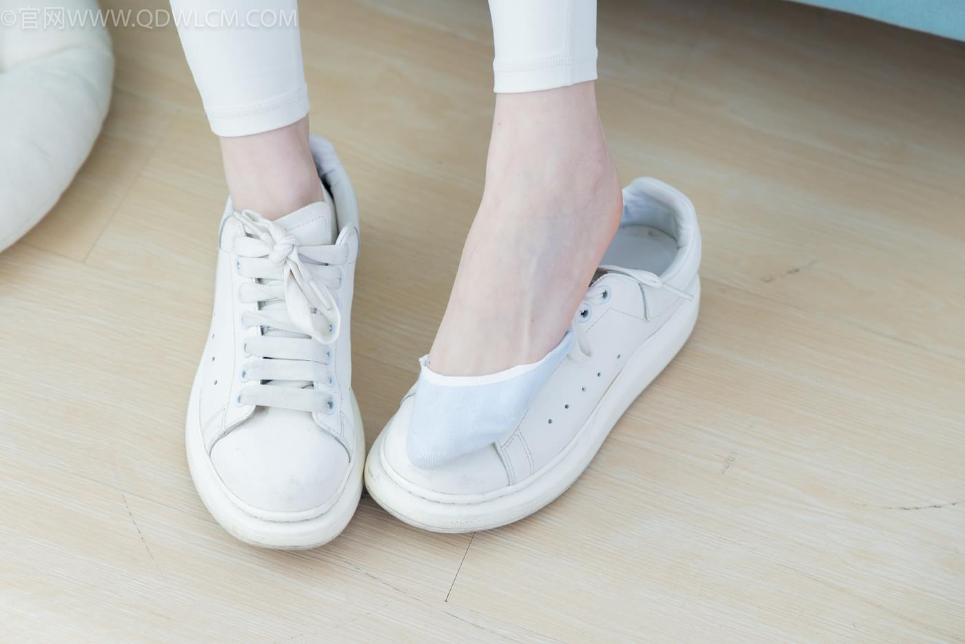 图片[117]-物恋传媒 NO.2276 闪闪-板鞋、白船袜、蓝船袜、裸足[142P] – 速更版-美库