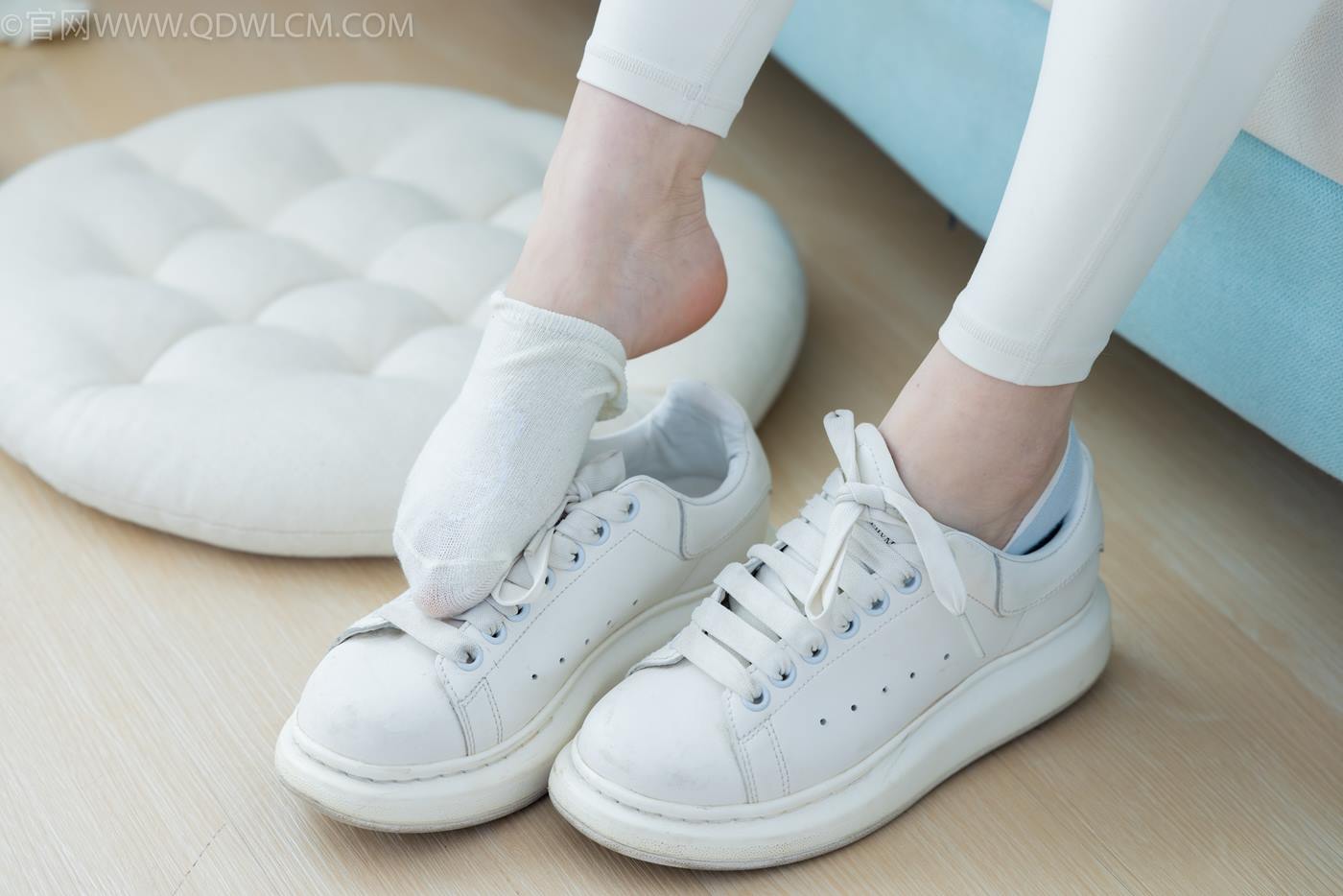 图片[121]-物恋传媒 NO.2276 闪闪-板鞋、白船袜、蓝船袜、裸足[142P] – 速更版-美库