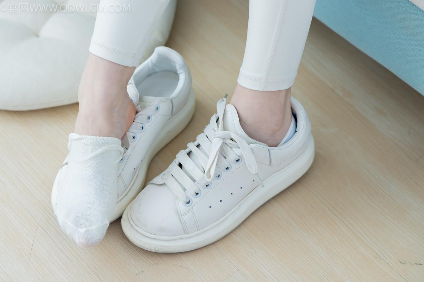 图片[122]-物恋传媒 NO.2276 闪闪-板鞋、白船袜、蓝船袜、裸足[142P] – 速更版-美库